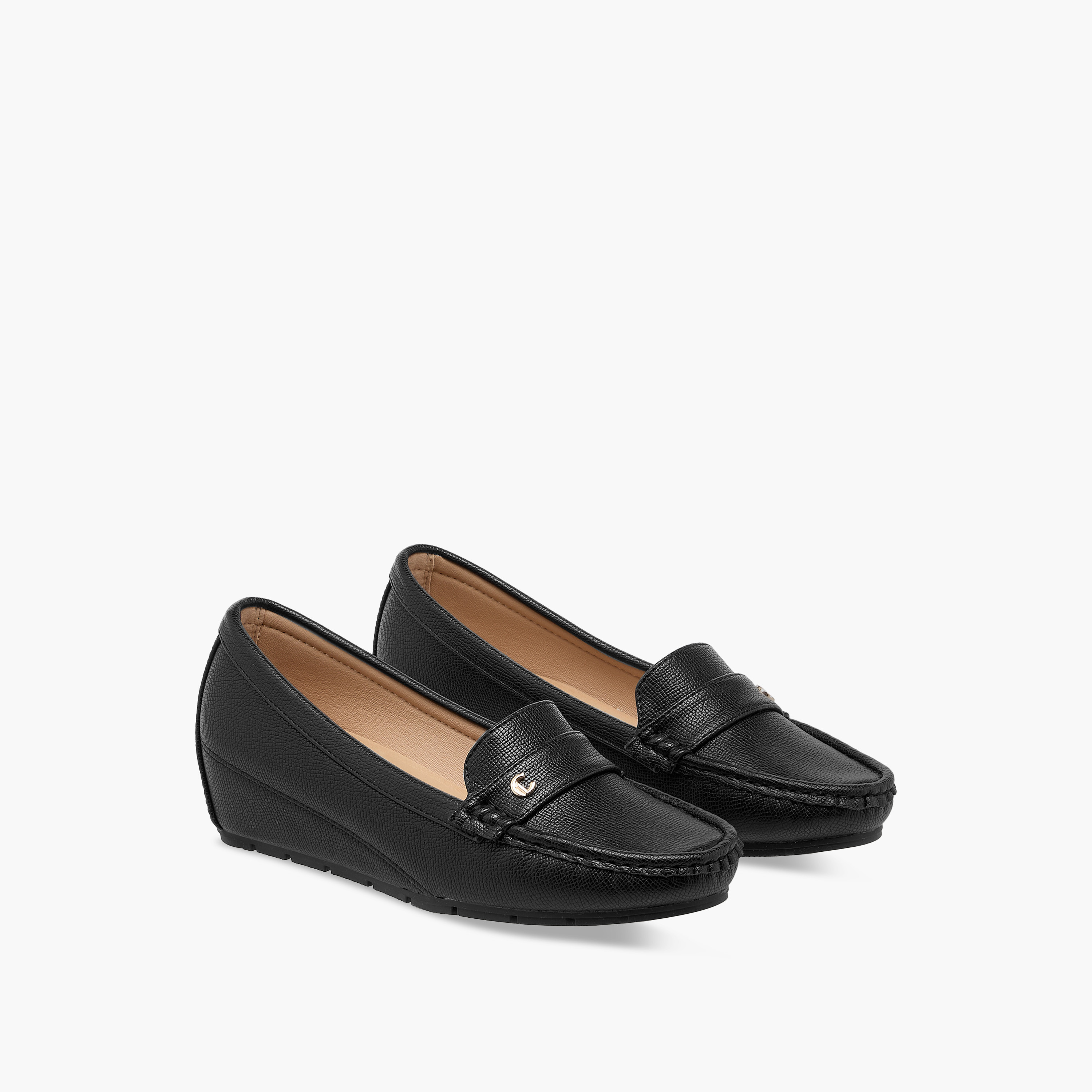 حذاء لوفر سهل الارتداء بارز الملمس بكعب عريض من لو كونفورت-women-shoes-heels-image-1