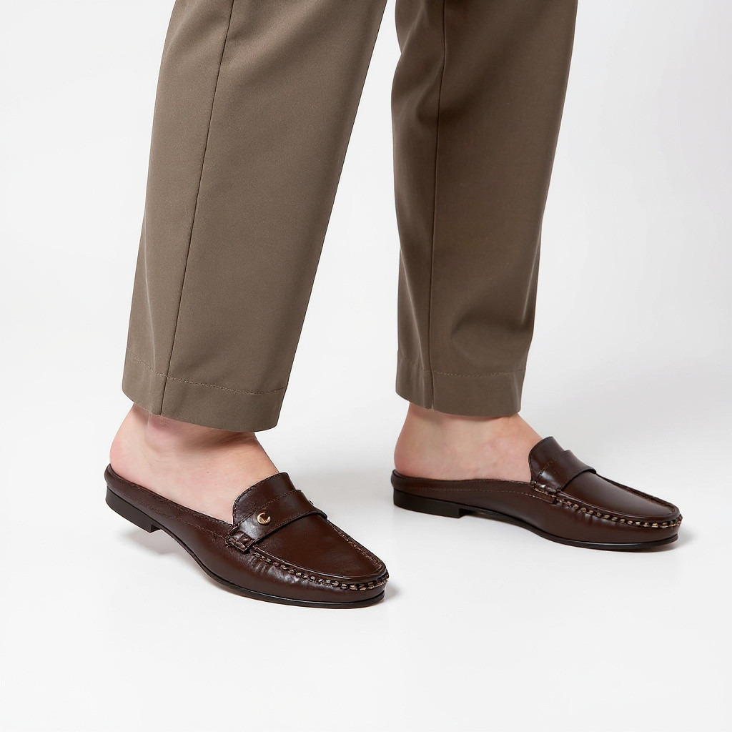 لي كونفورت - أحذية سهل الارتداء ذات زينة معدنية-women-shoes-flats-mules-image-2