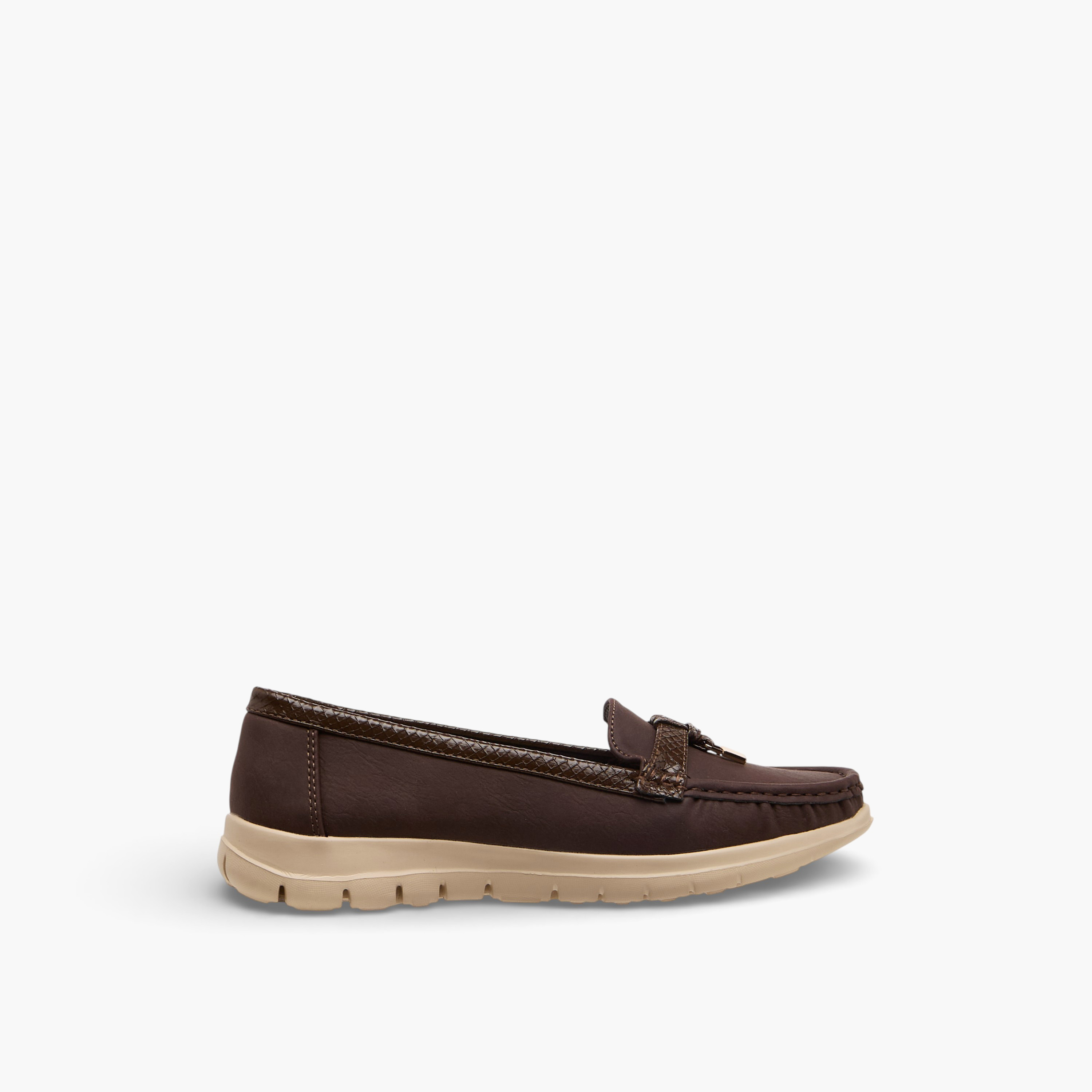 حذاء لوفر جلد سويدي بتفاصيل تعليقة للنساء من لو كونفورت-women-shoes-loafersandmoccasins-image-3