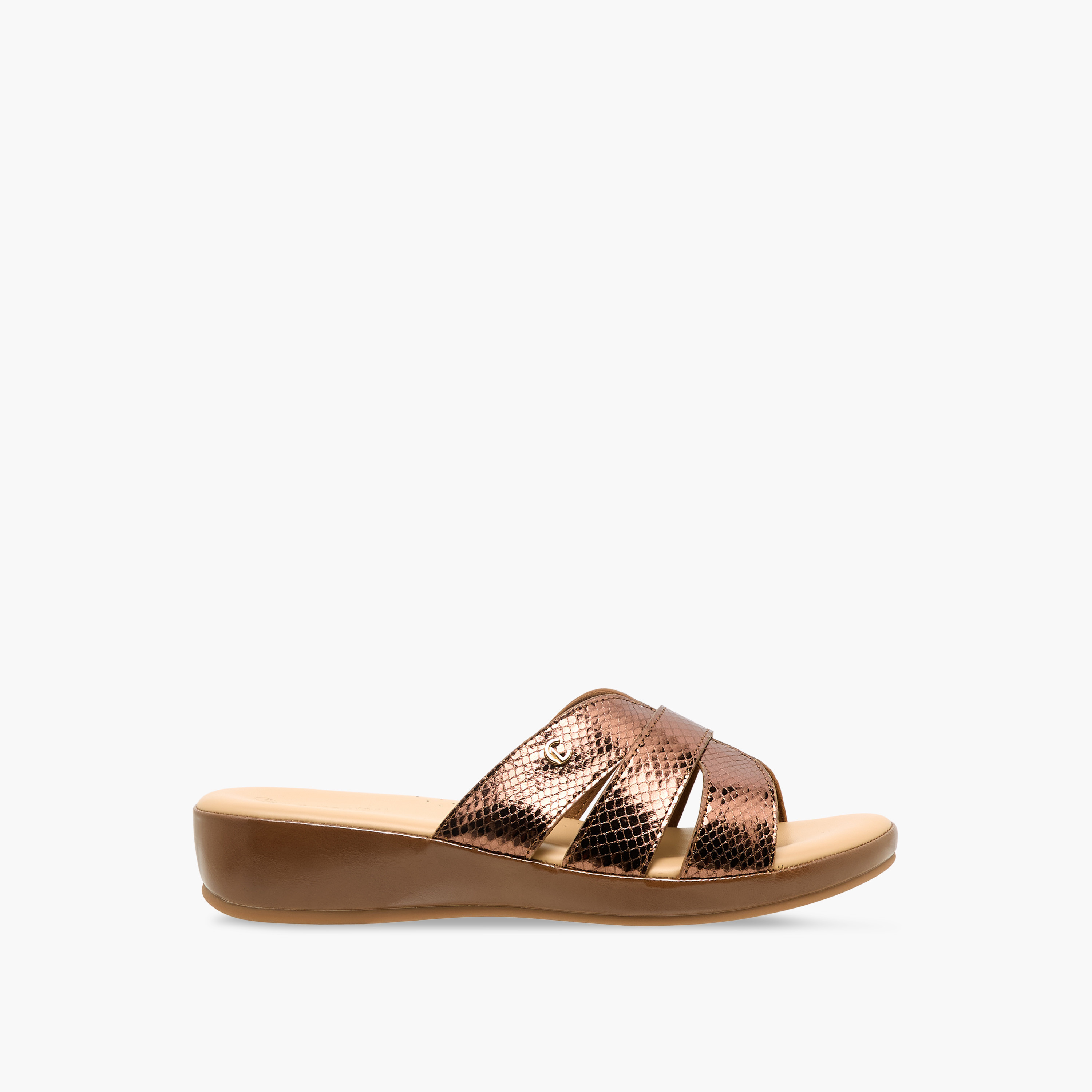 صندل نسائي بحزام متقاطع بارز الملمس من لو كونفورت-women-shoes-sandals-heeled-image-3