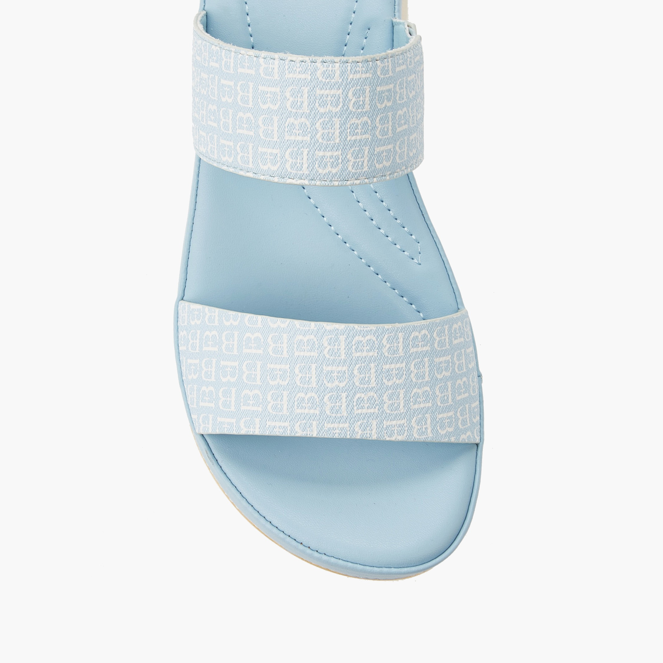 صندل بكعب عريض وطبعات مونوجرام للنساء من فلورا بيلا-women-shoes-flats-sandals-image-14