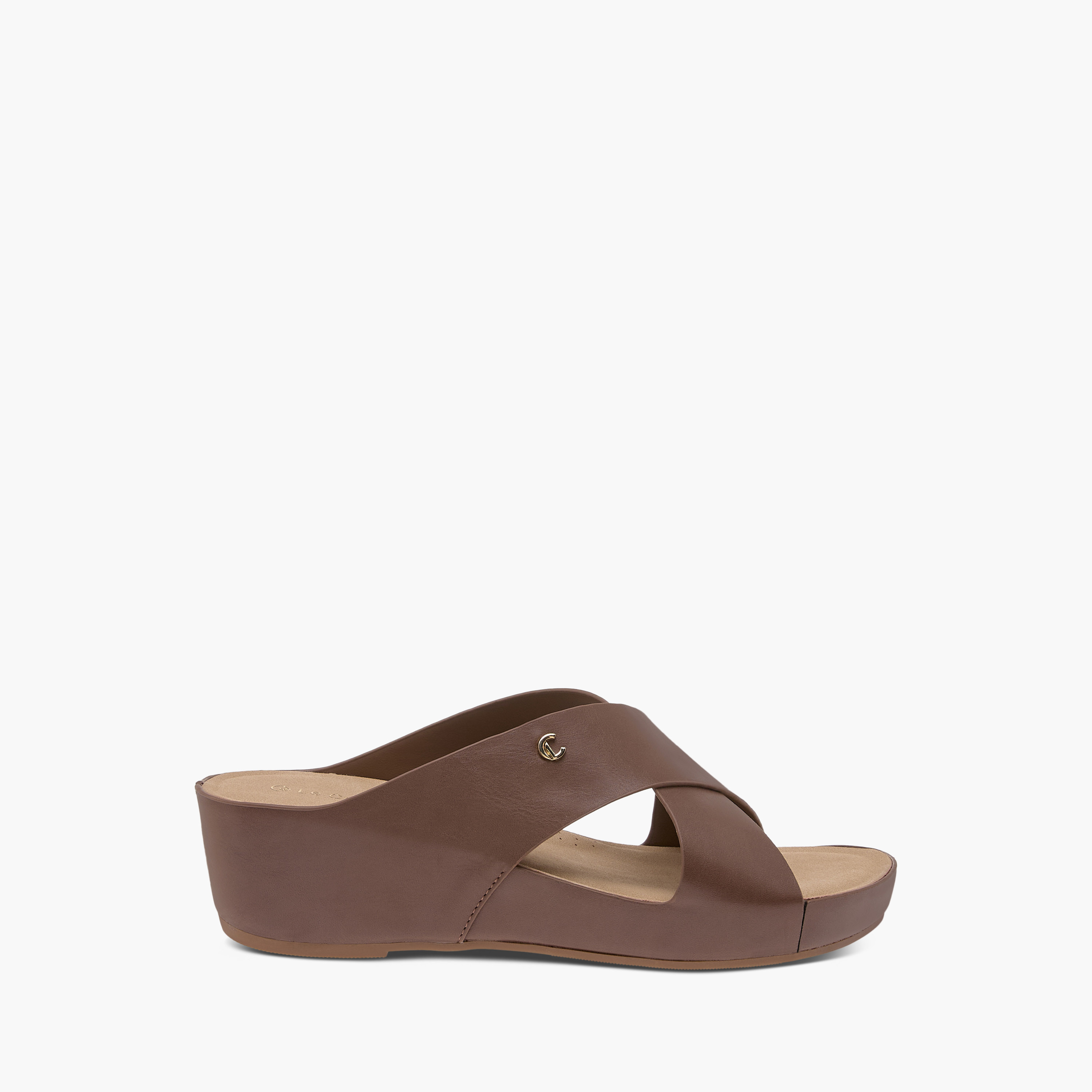 صندل مريح سادة بحزام متقاطع وكعب ويدج من لو كونفورت-women-shoes-sandals-heeled-image-3