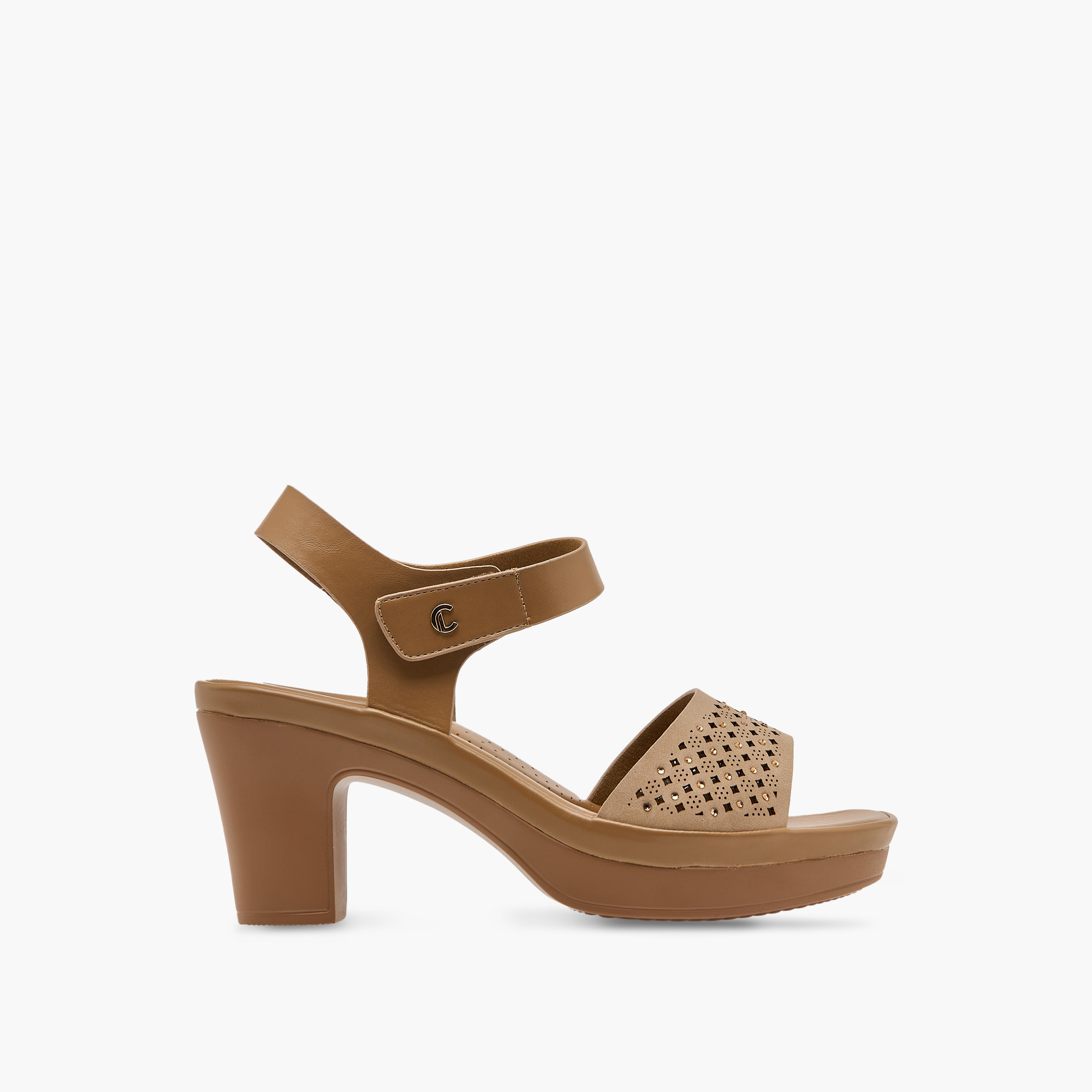 صندل مريح مفرّغ بالليزر بحزام وكعب سميك من لو كونفورت-women-shoes-sandals-heeled-image-3