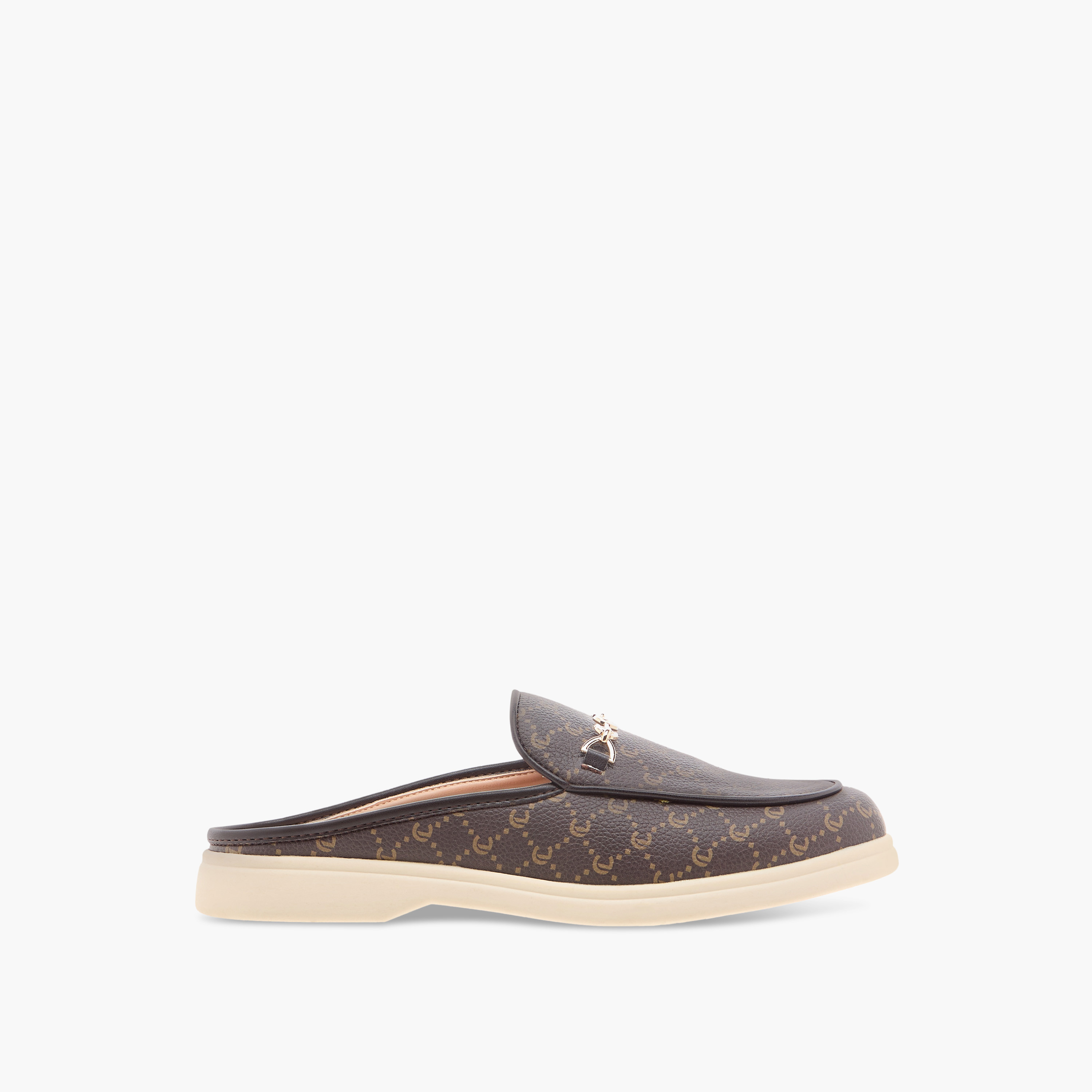 حذاء ميول سهل الارتداء بطبعات مونوجرام من لو كونفورت-women-shoes-flats-mules-image-3