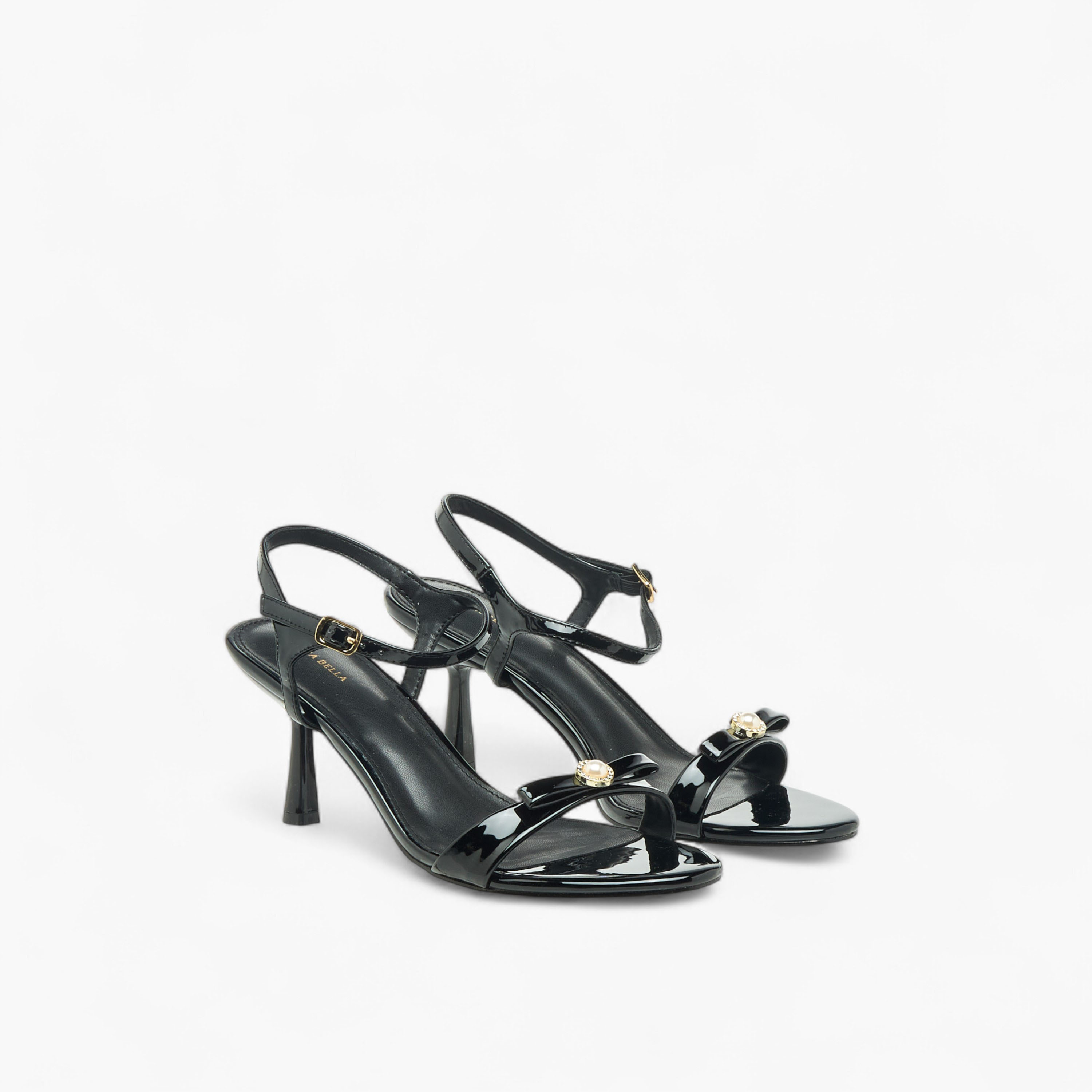 صندل بحزام وكعب مدبب وتفاصيل فيونكة للنساء من فلورا بيلا-women-shoes-sandals-heeled-image-1