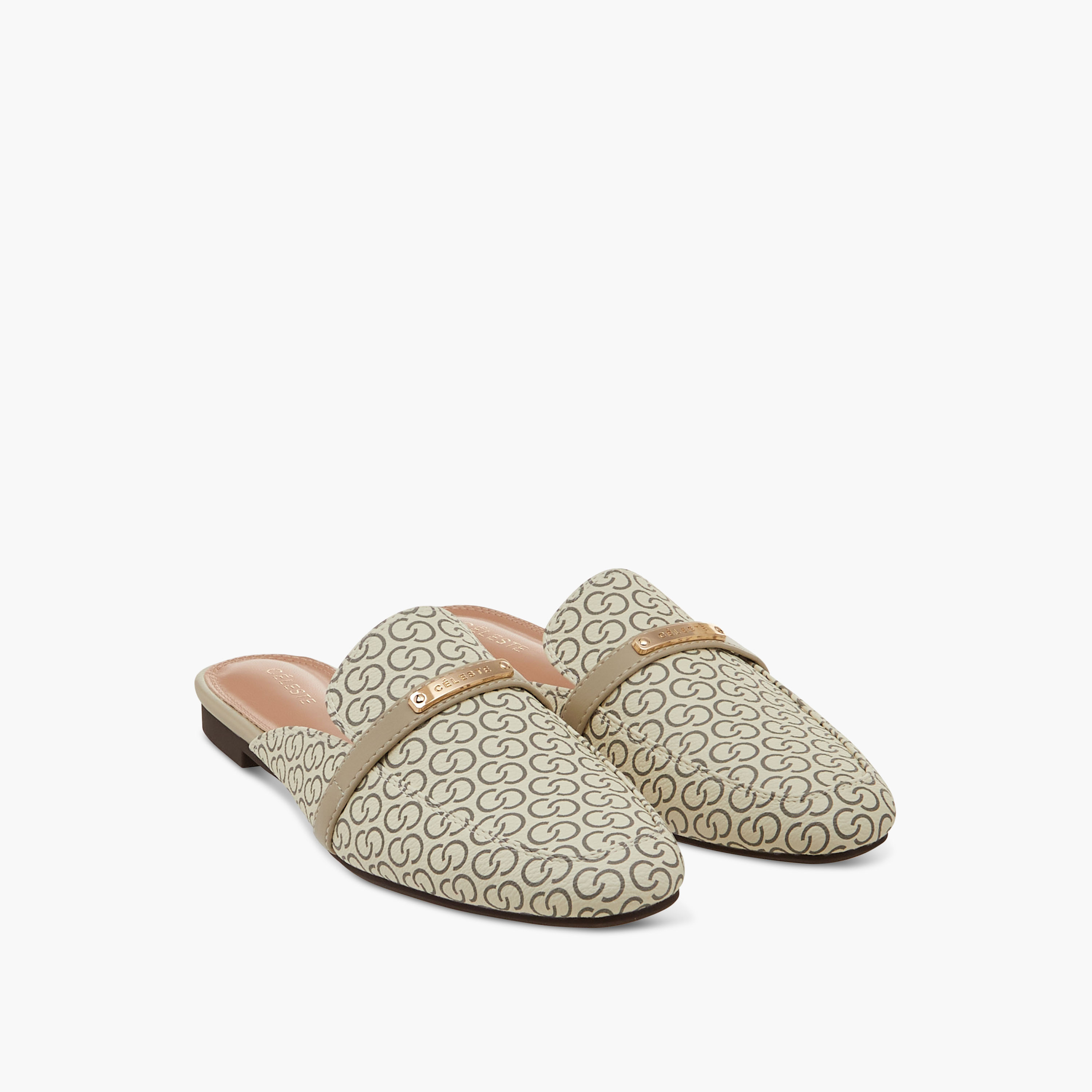 حذاء ميول سهل الارتداء بطبعات مونوجرام للنساء من سيليست-women-shoes-flats-mules-image-1