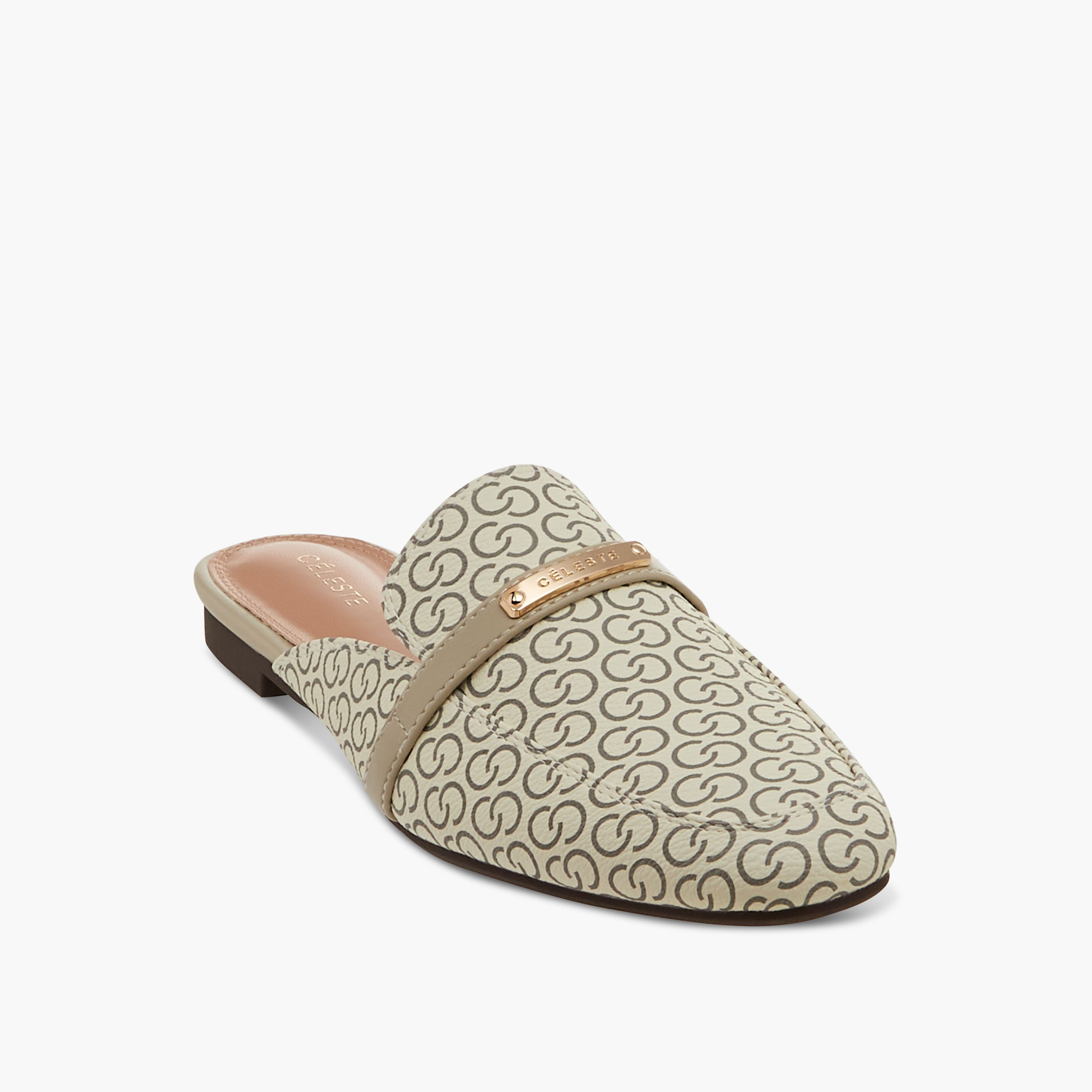 حذاء ميول سهل الارتداء بطبعات مونوجرام للنساء من سيليست-women-shoes-flats-mules-image-2