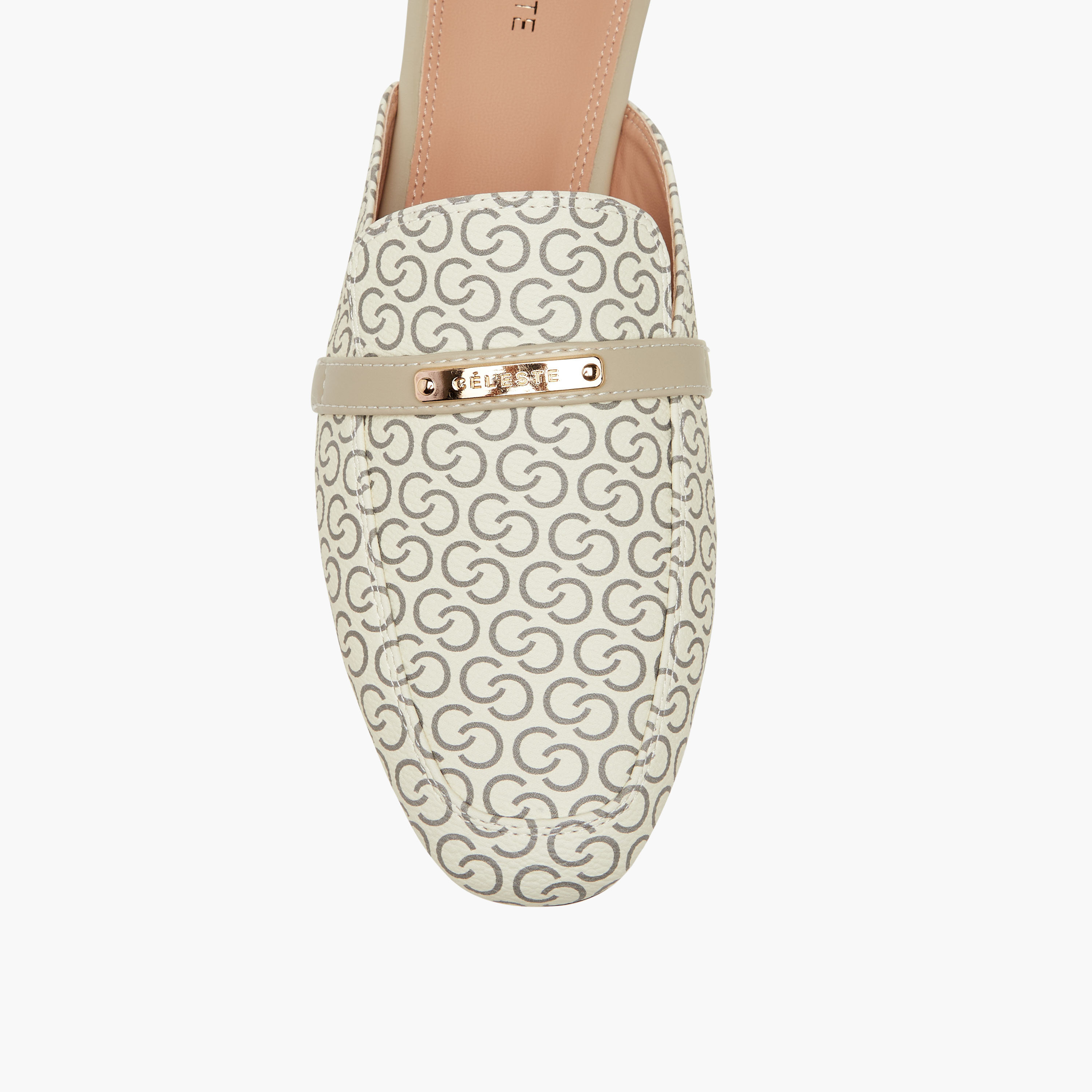 حذاء ميول سهل الارتداء بطبعات مونوجرام للنساء من سيليست-women-shoes-flats-mules-image-4
