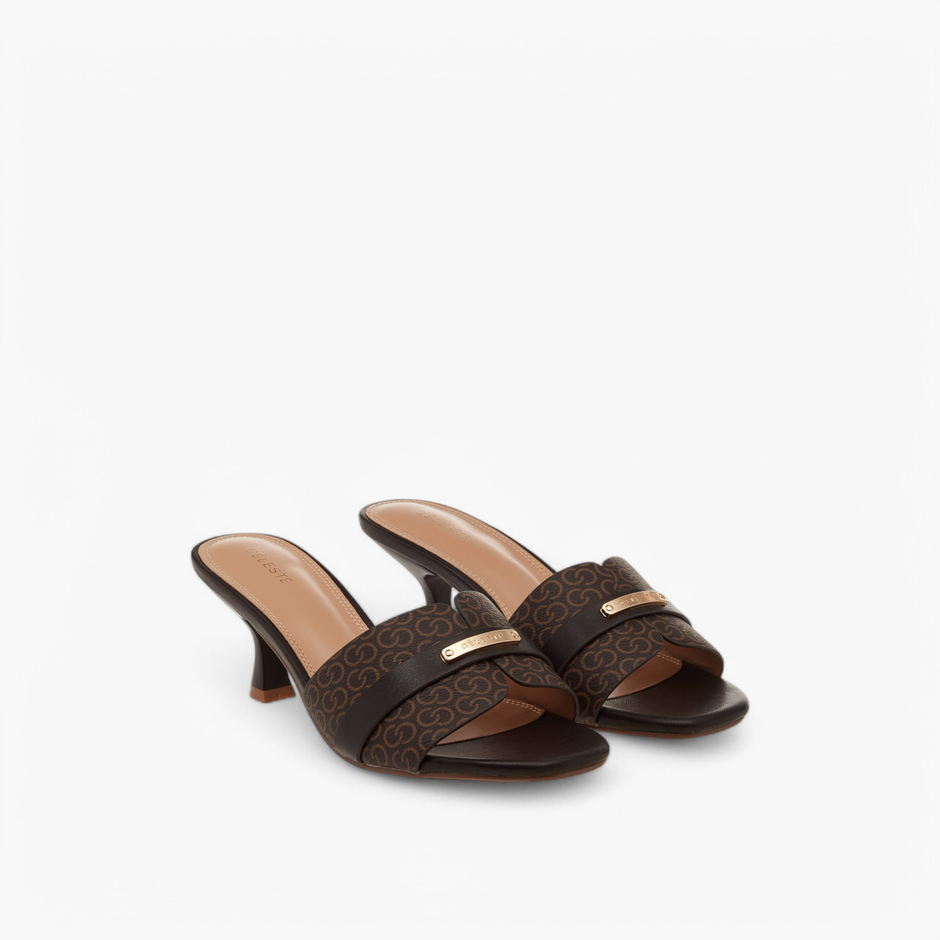 صندل سهل الارتداء بتفاصيل مونوجرام وكعب صغير للنساء من سيليست-women-shoes-sandals-heeled-image-1