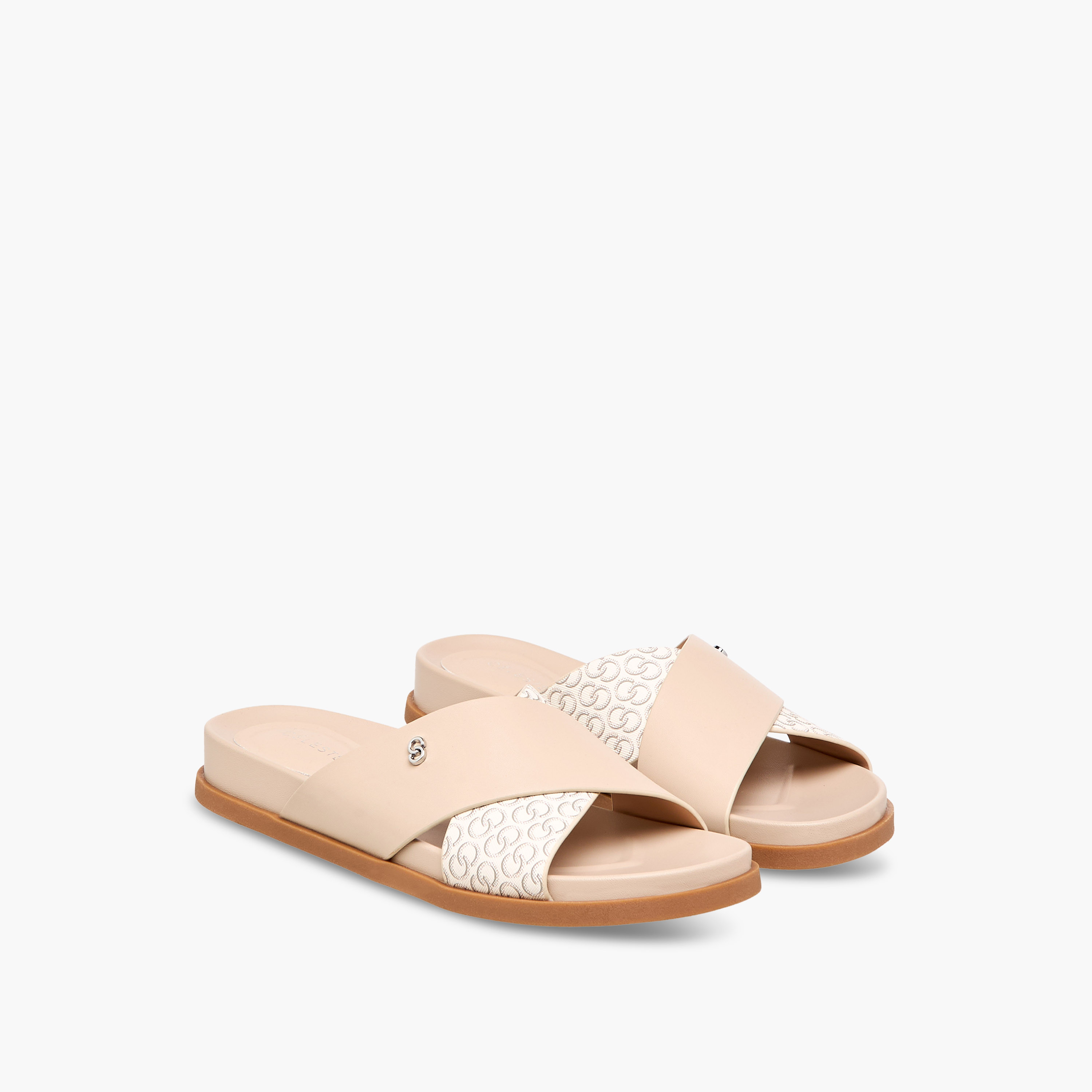 صندل بحزام متقاطع وطبعات مونوجرام للنساء من سيليست-women-shoes-flats-sandals-image-1