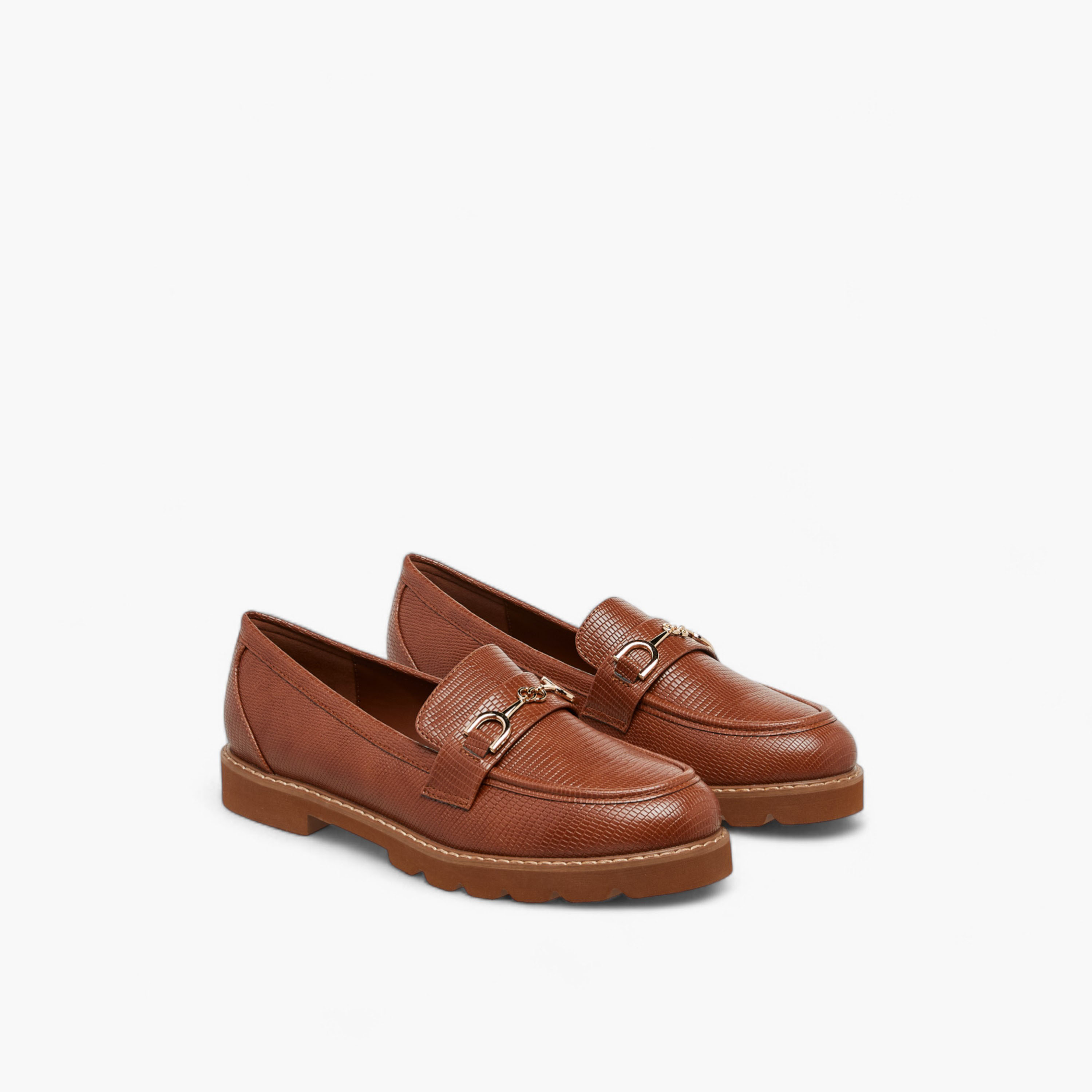 حذاء لوفر سهل الارتداء بزينة معدن للنساء من سيليست-women-shoes-loafersandmoccasins-image-1