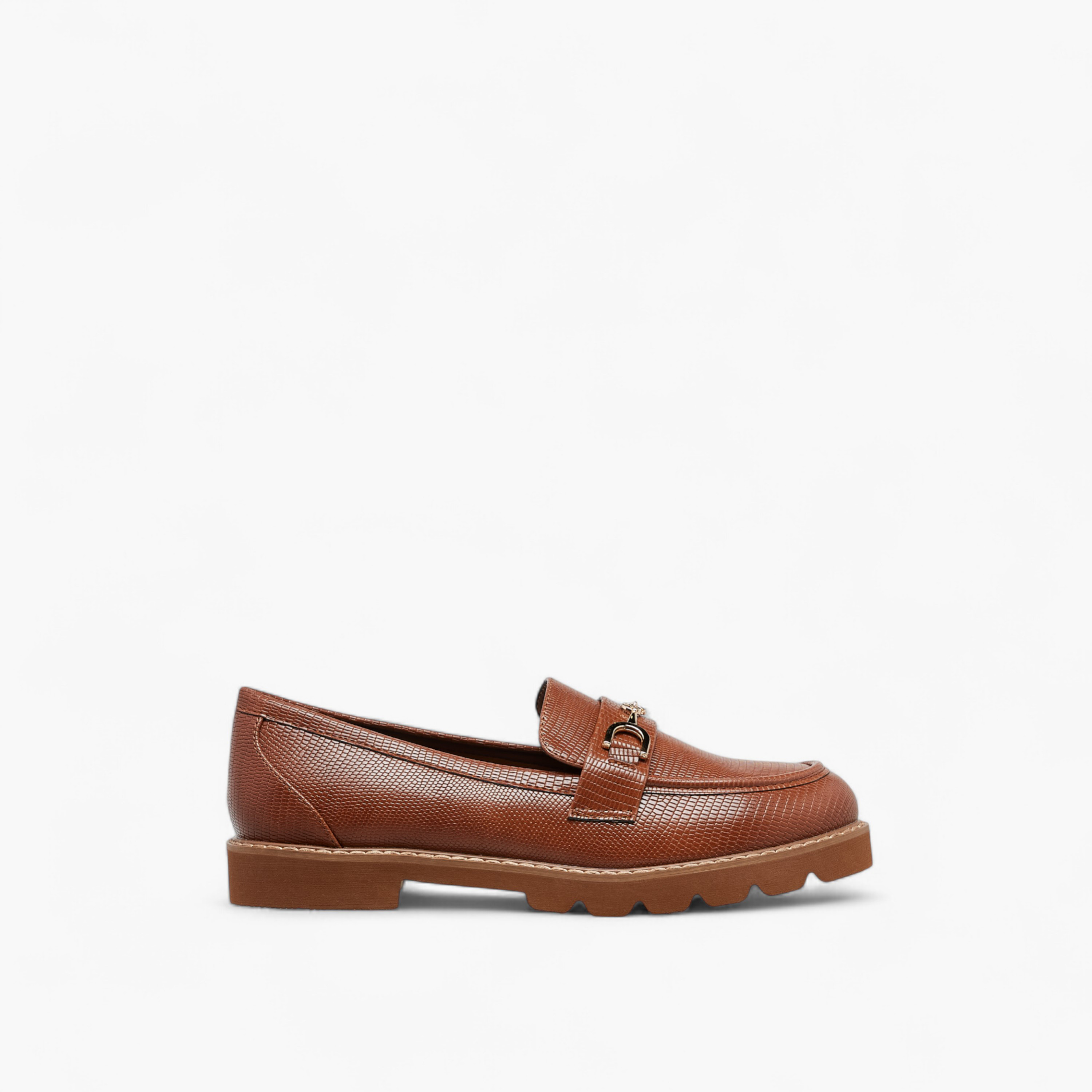 حذاء لوفر سهل الارتداء بزينة معدن للنساء من سيليست-women-shoes-loafersandmoccasins-image-3