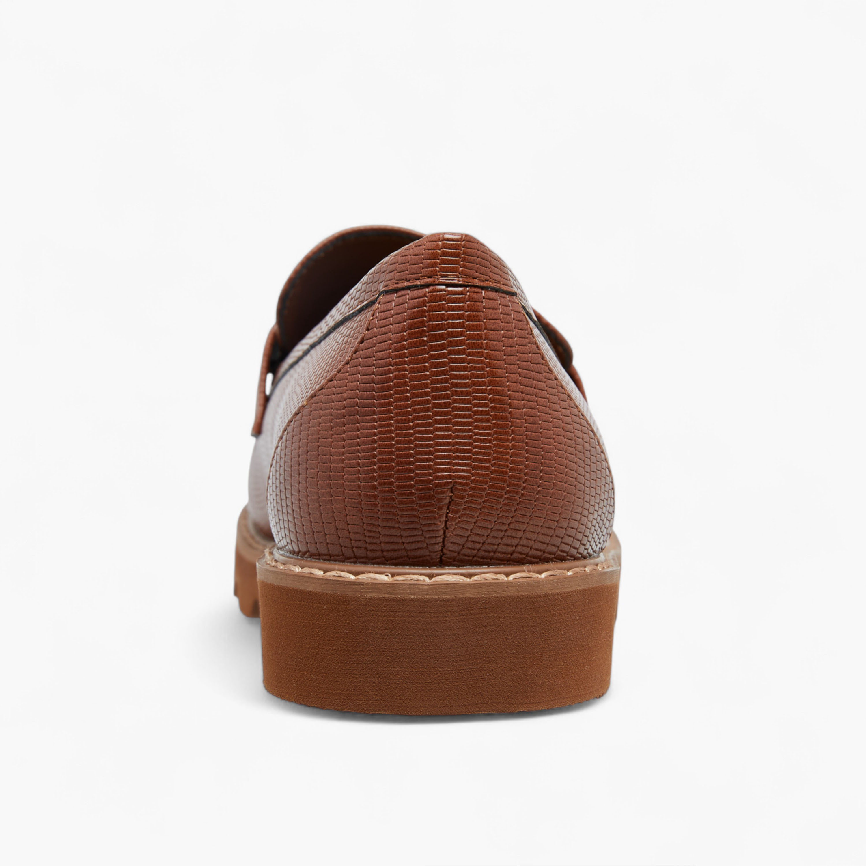 حذاء لوفر سهل الارتداء بزينة معدن للنساء من سيليست-women-shoes-loafersandmoccasins-image-5