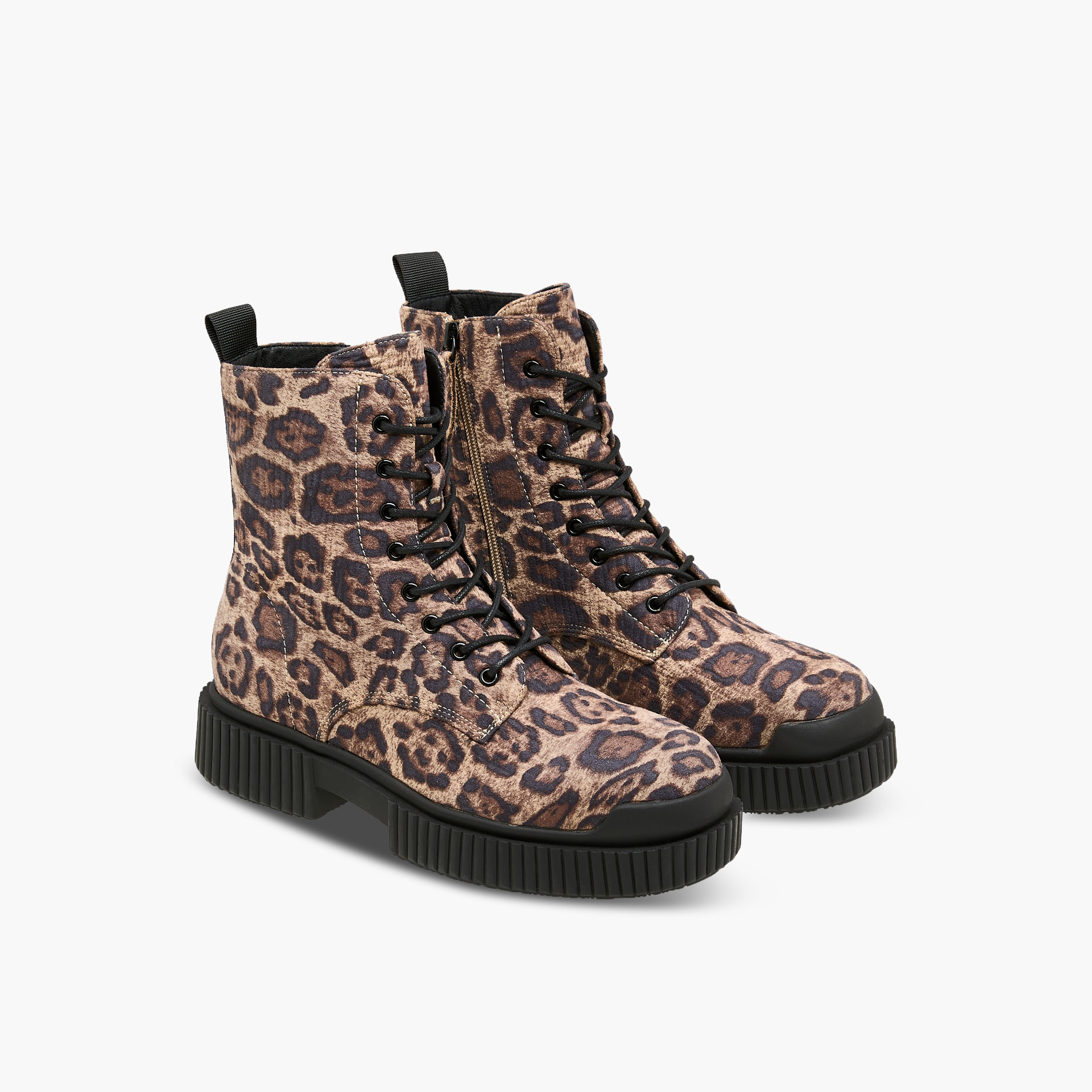 بوت بقصة عالية وطبعات حيوانات للنساء من ميسي-women-shoes-boots-image-1