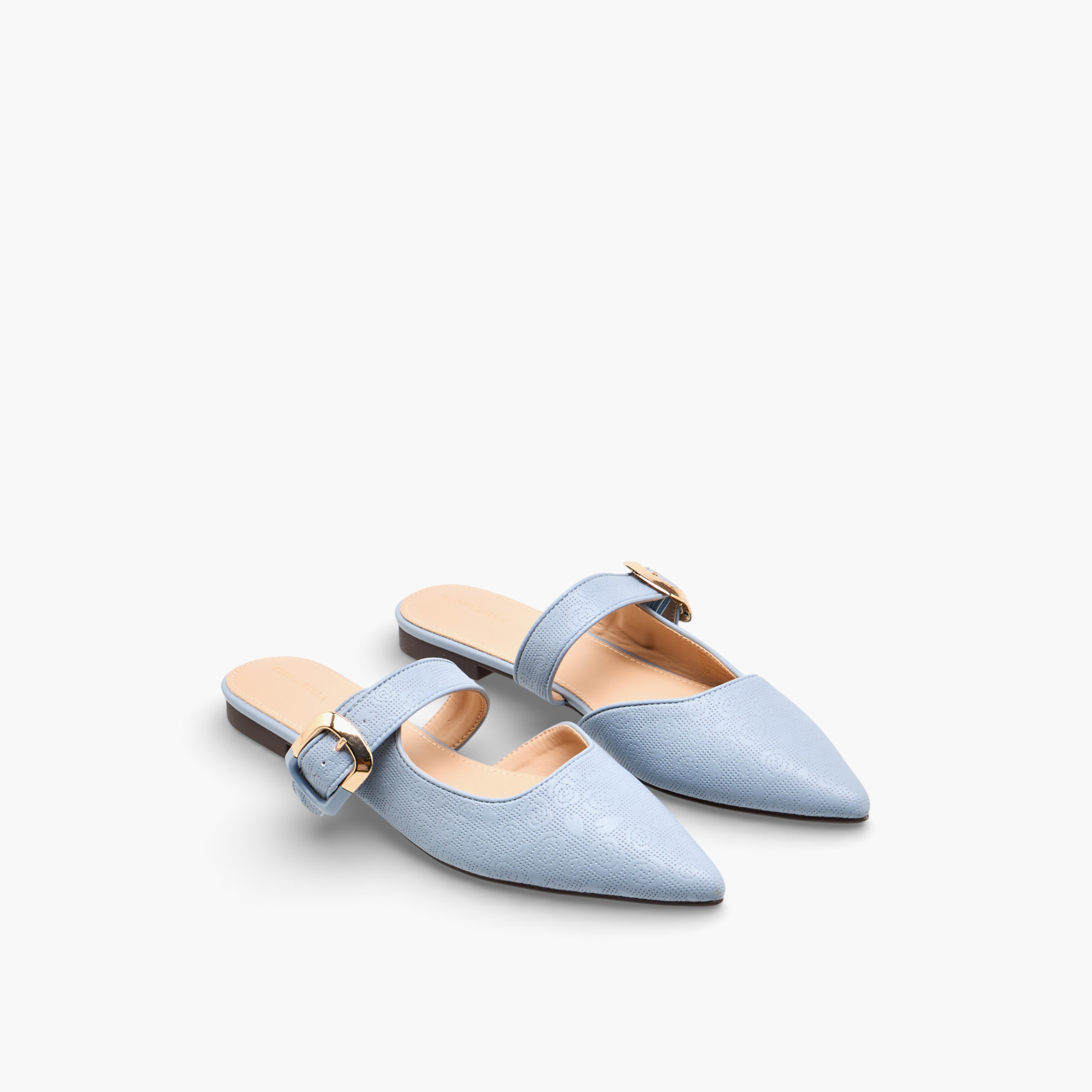 حذاء بزهور بارزة الملمس ومقدمة مدببة للنساء من فلورا بيلا-women-shoes-flats-sandals-image-1