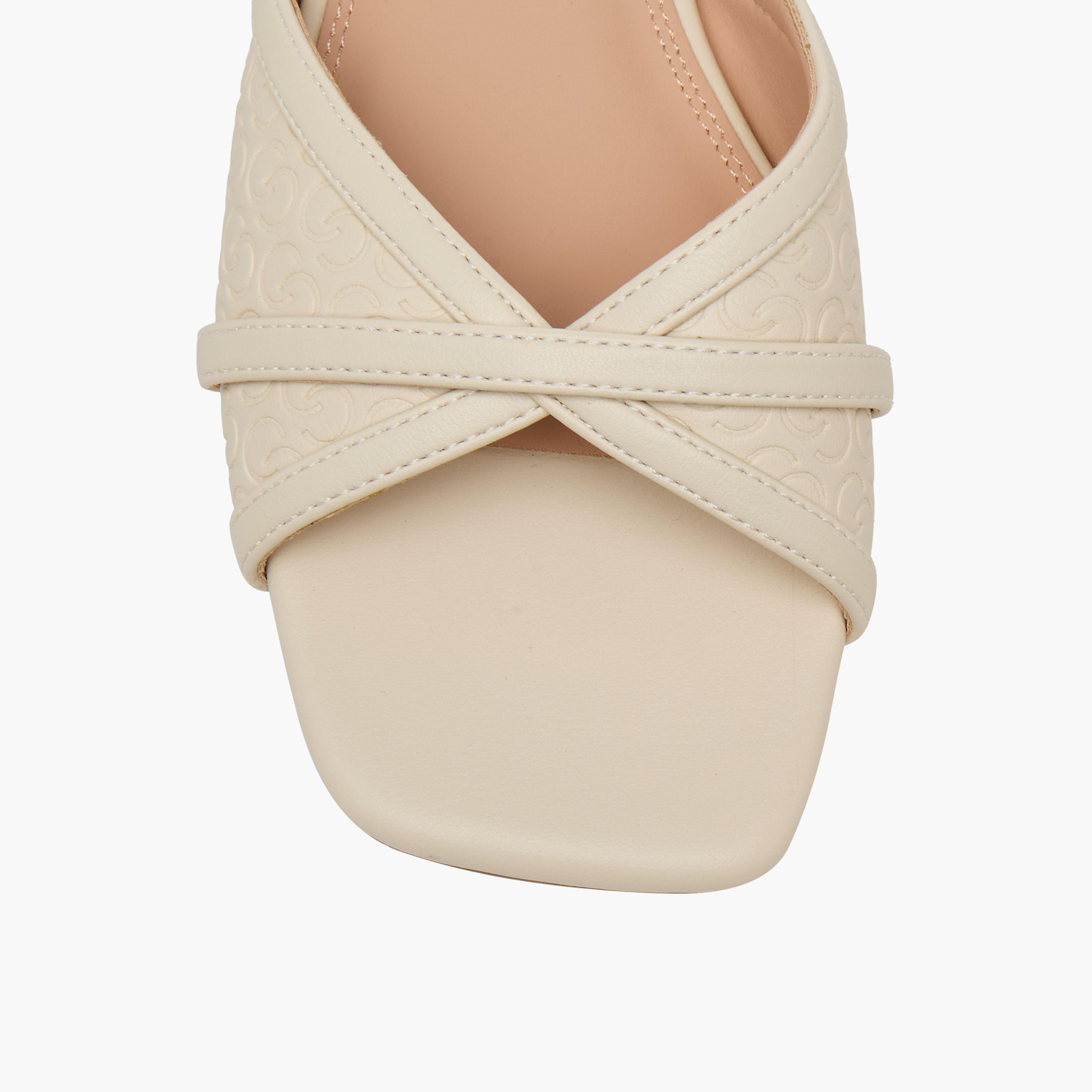 صندل بنقوش مونوجرام للنساء من سيليست-women-shoes-flats-sandals-image-4