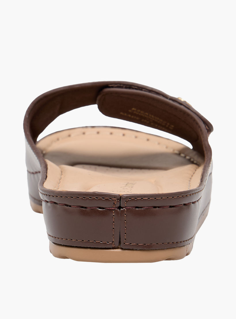 صندل مريح سهل الارتداء للنساء من لو كونفورت-women-shoes-sandals-flats-image-5