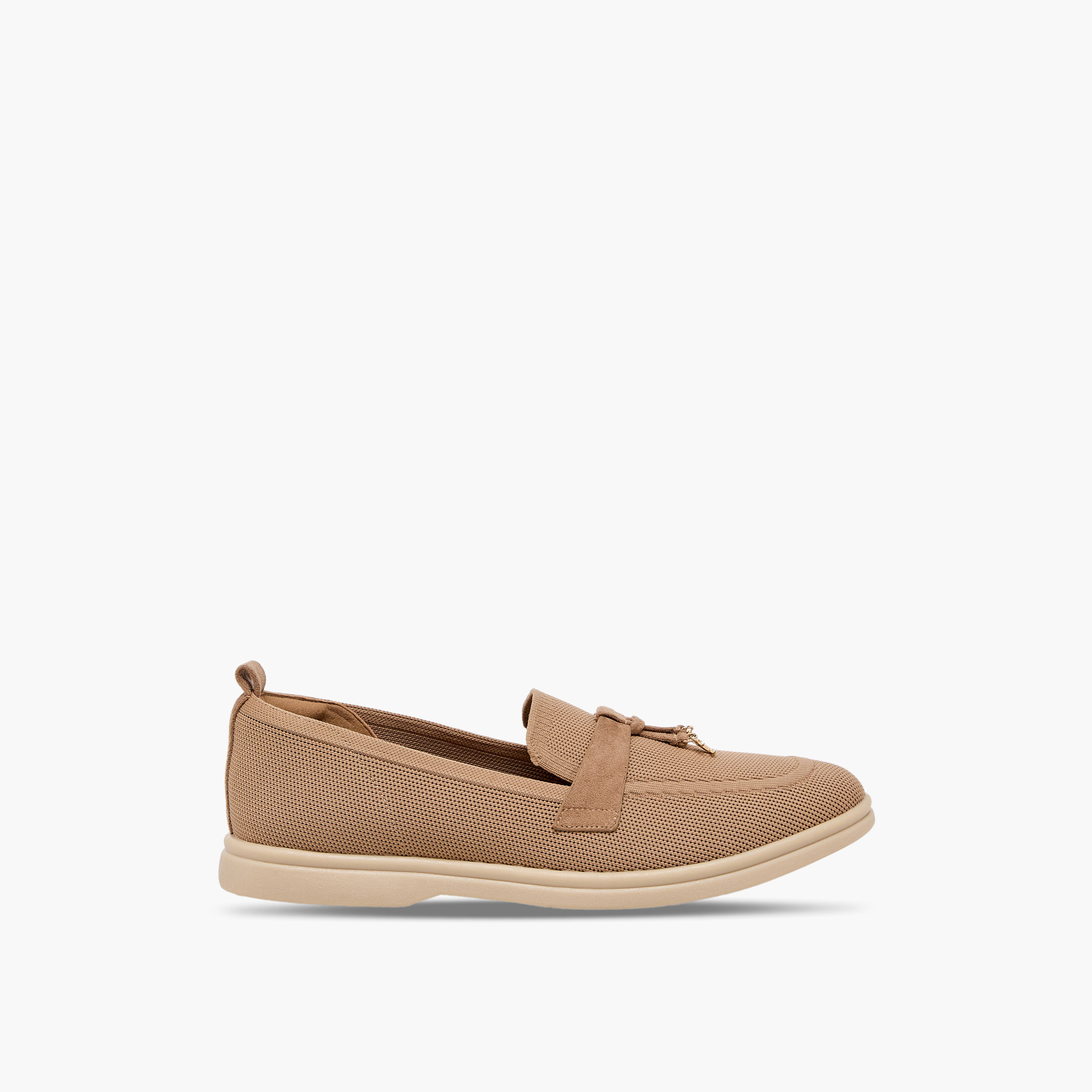 حذاء خفيف بزينة معدنية للنساء من لو كونفورت-women-shoes-loafersandmoccasins-image-3