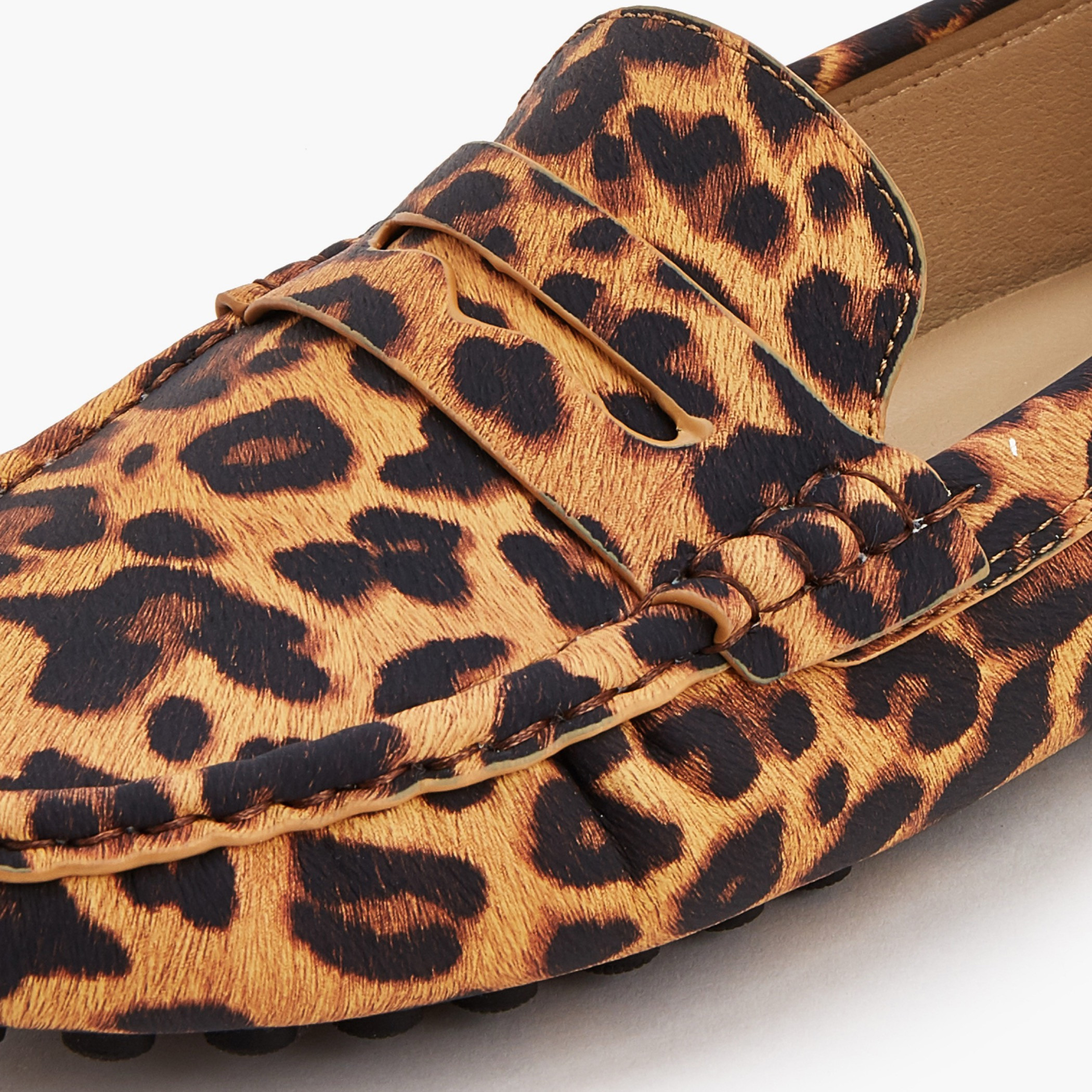 حذاء سهل الارتداء بطبعات حيوانات للنساء من رينزو روجاني-women-shoes-loafersandmoccasins-image-4