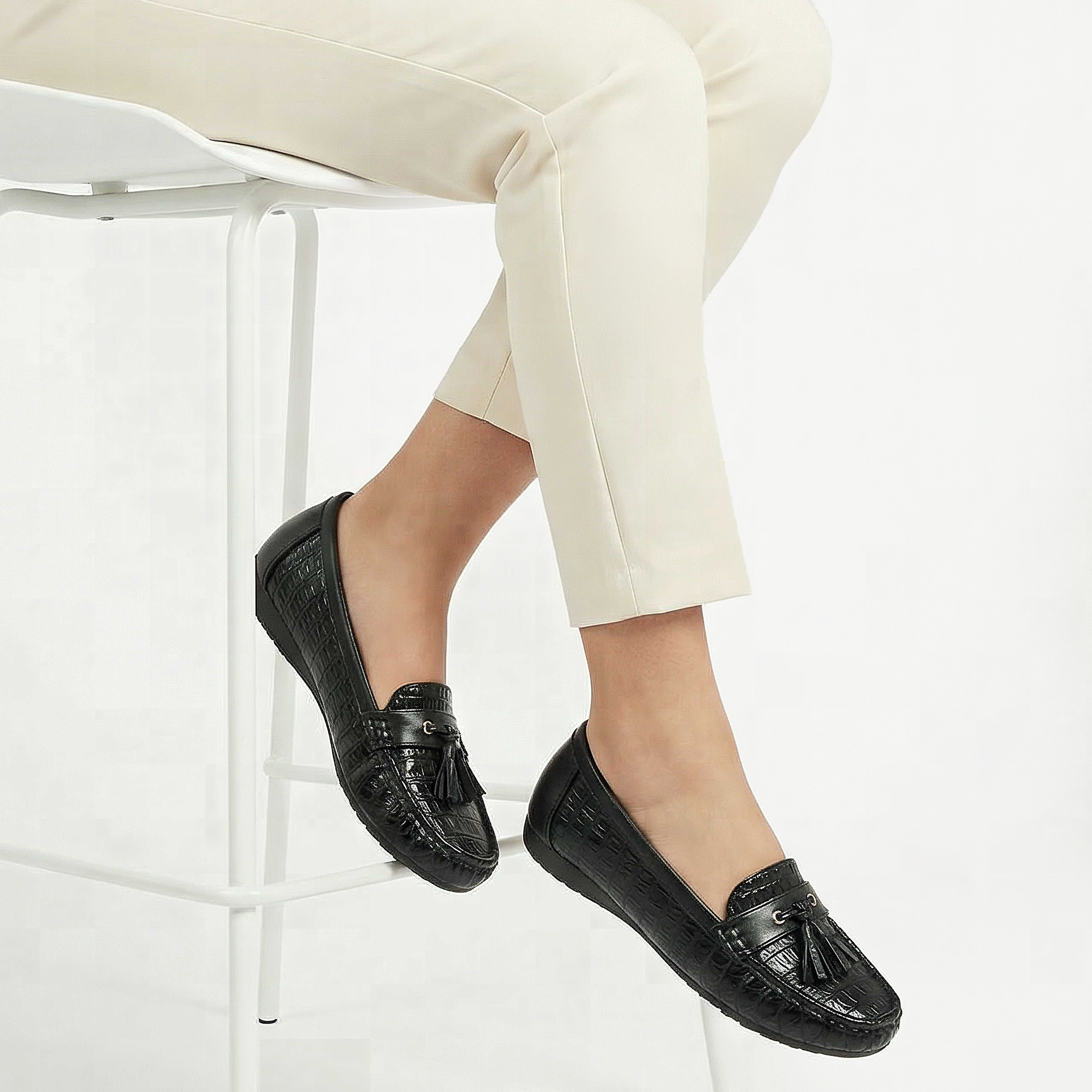 حذاء لوفر بشرابة للنساء من لو كونفورت-women-shoes-flats-loafers-image-2