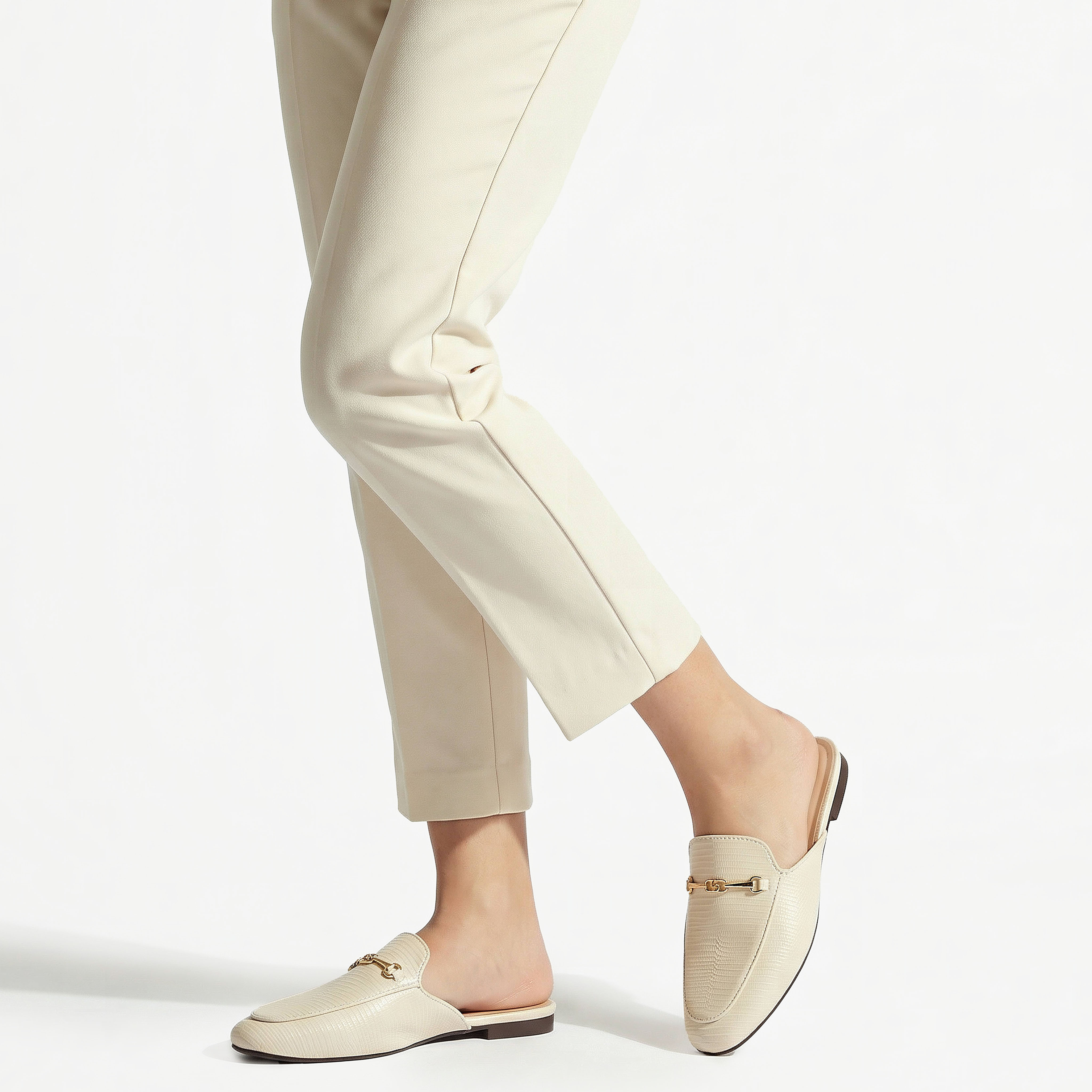 حذاء ميول بارز الملمس للنساء من سيليست-women-shoes-flats-mules-image-2