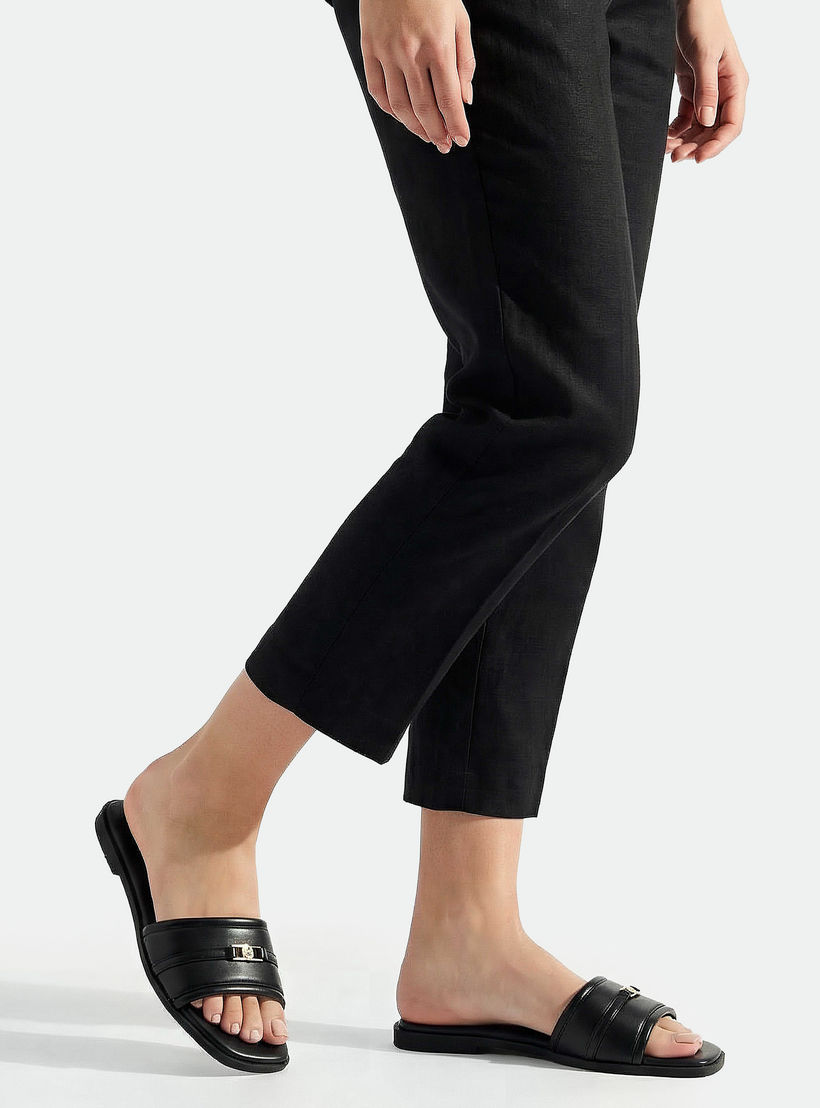 صندل مسطح بزينة معدنية للنساء من سيليست-women-shoes-flats-sandals-image-1