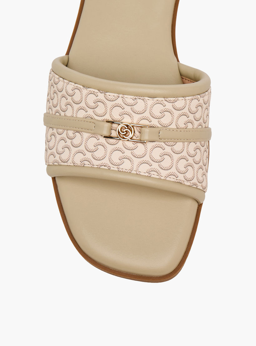 صندل مسطح بزينة مونوجرام للنساء من سيليست-women-shoes-flats-sandals-image-5