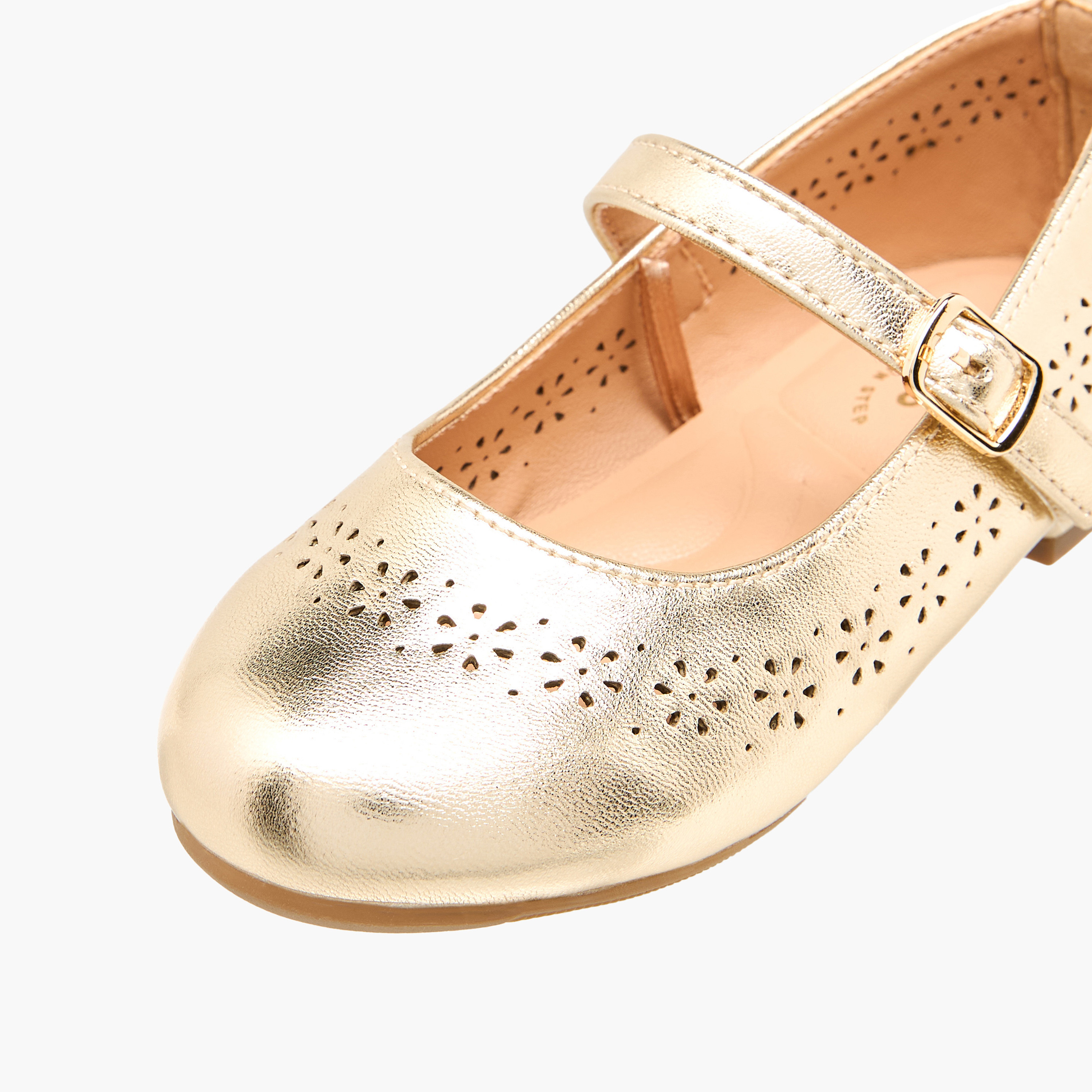 حذاء ماري جين بتفاصيل مفرغة بالليزر للبنات من جونيورز-girls-shoes-maryjanes-image-6