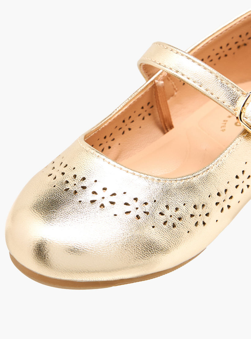 حذاء ماري جين بتفاصيل مفرغة بالليزر للبنات من جونيورز-girls-shoes-maryjanes-image-6