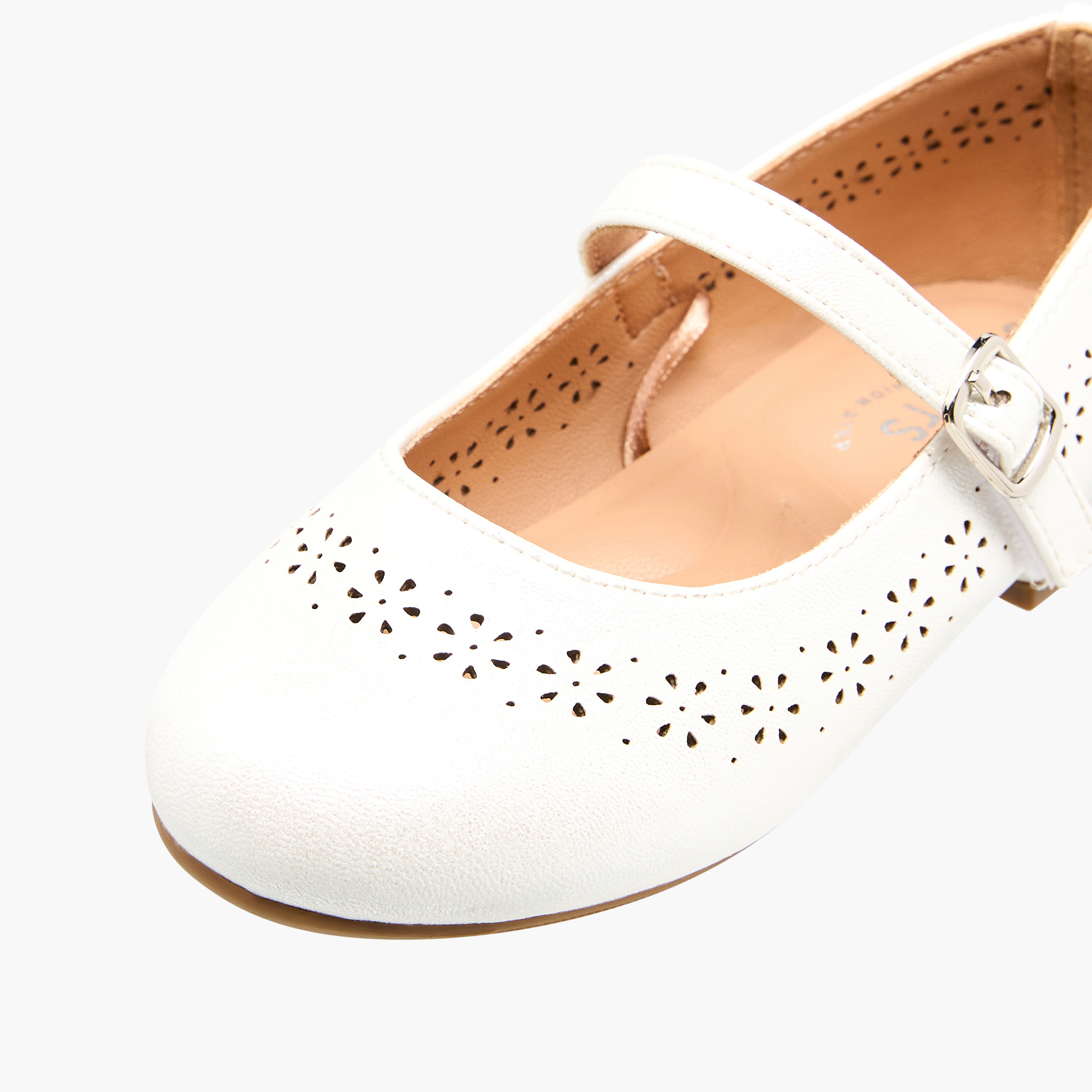 حذاء ماري جين بتفاصيل مفرغة بالليزر للبنات من جونيورز-girls-shoes-maryjanes-image-6