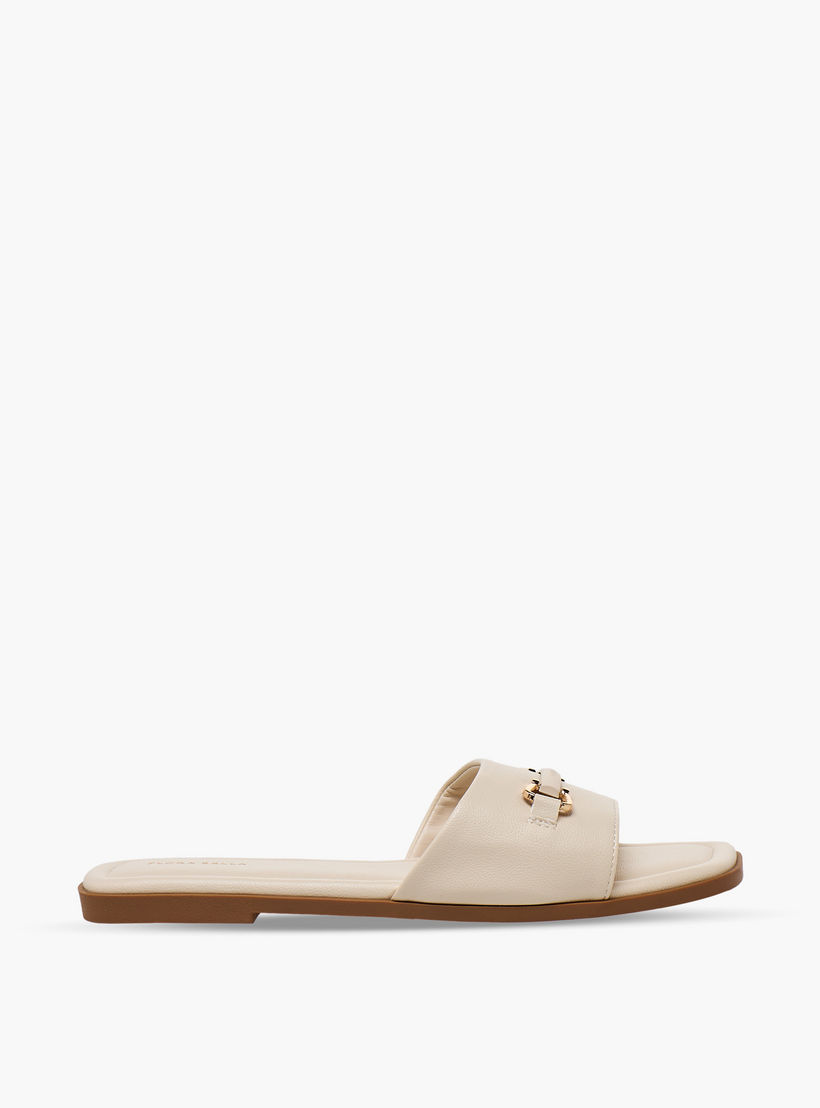 صندل بزينة معدنية للنساء من فلورا بيلا-women-shoes-sandals-flats-image-3
