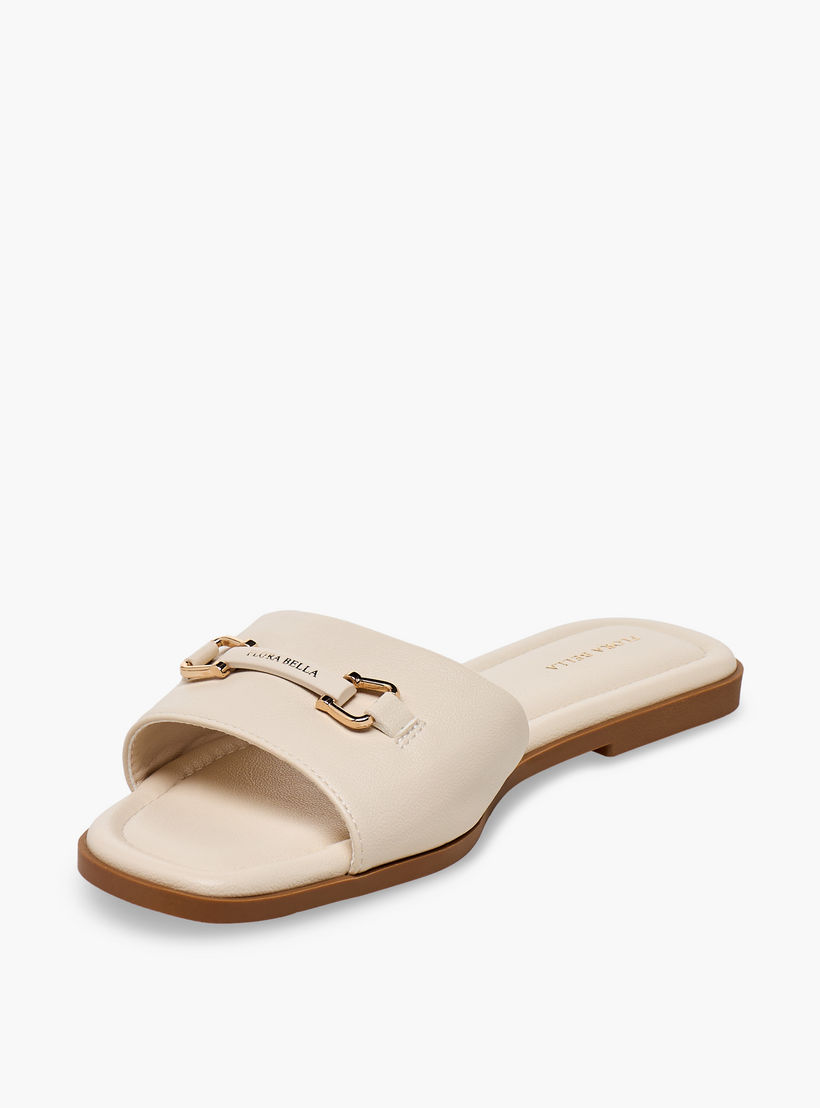 صندل بزينة معدنية للنساء من فلورا بيلا-women-shoes-sandals-flats-image-4