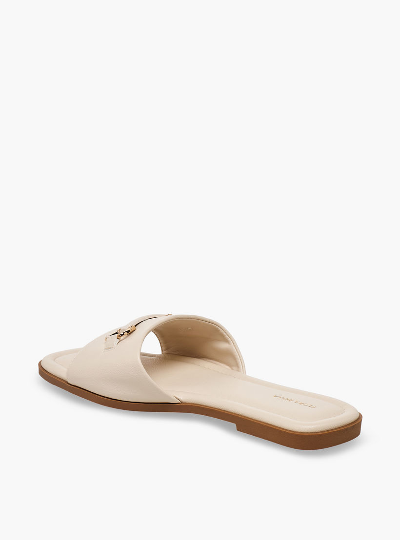 صندل بزينة معدنية للنساء من فلورا بيلا-women-shoes-sandals-flats-image-5