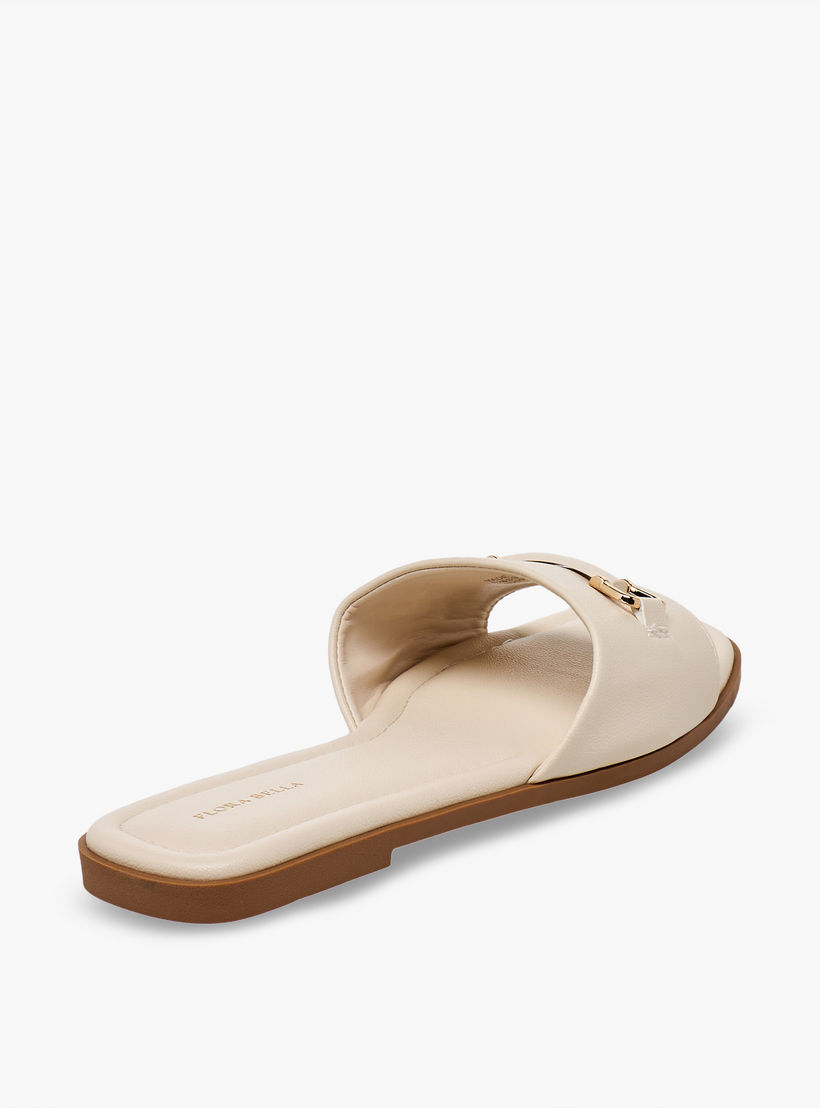صندل بزينة معدنية للنساء من فلورا بيلا-women-shoes-sandals-flats-image-6