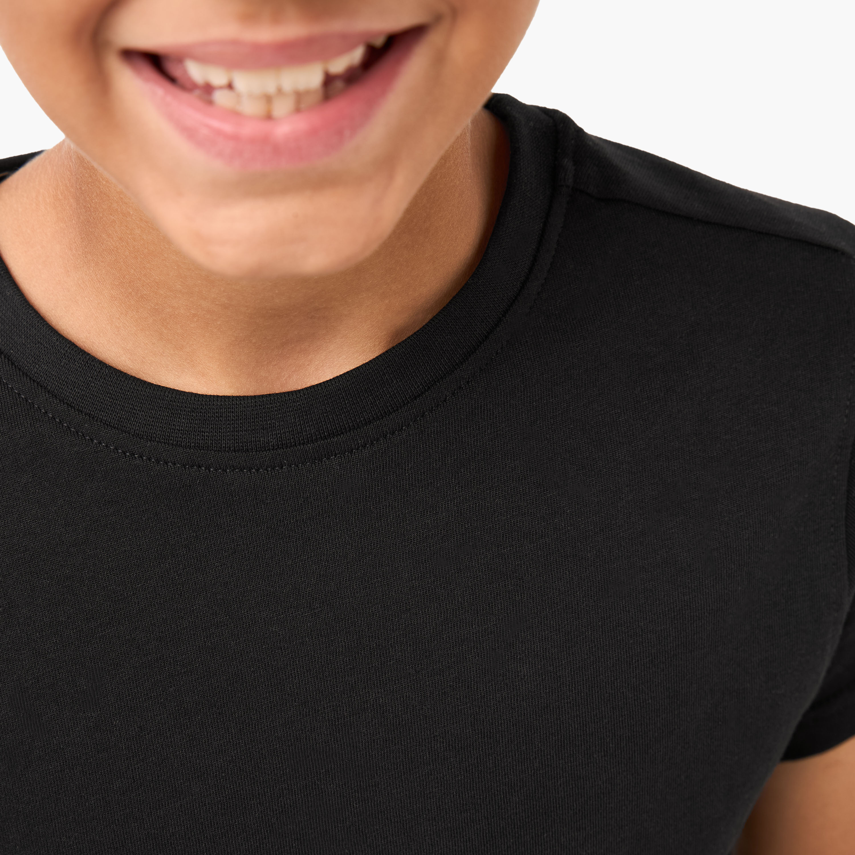 تيشيرت بياقة ضيّقة وأكمام قصيرة من جونيورز - طقم من قطعتين-boys-clothing-tshirtsandpolos-image-5