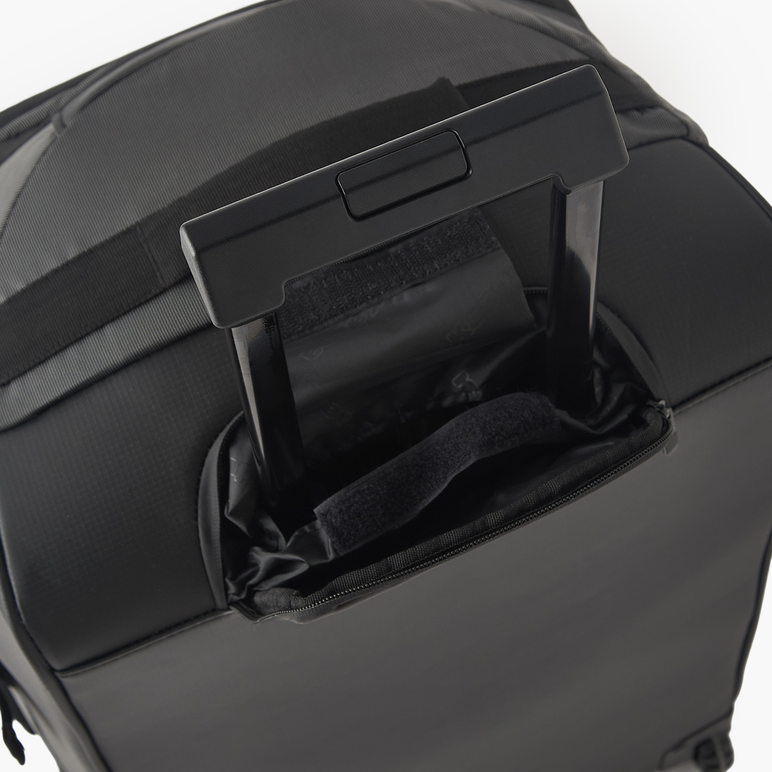شنطة دافل بسحاب إغلاق وبمقبض سحب وطبعات من كابا-travel-luggagesandbags-dufflebags-image-6