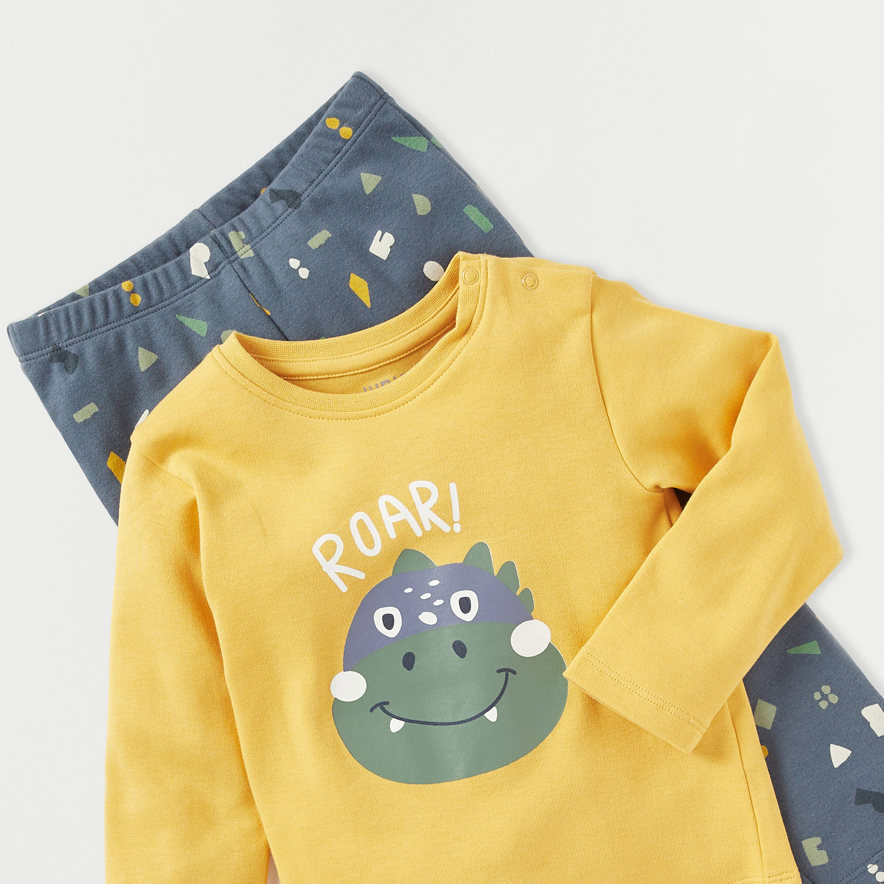 طقم تيشيرت بأكمام طويلة وطبعات مع بنطلون بيجاما من جونيورز-baby-boys-clothing-nightwear-pyjamasets-image-4