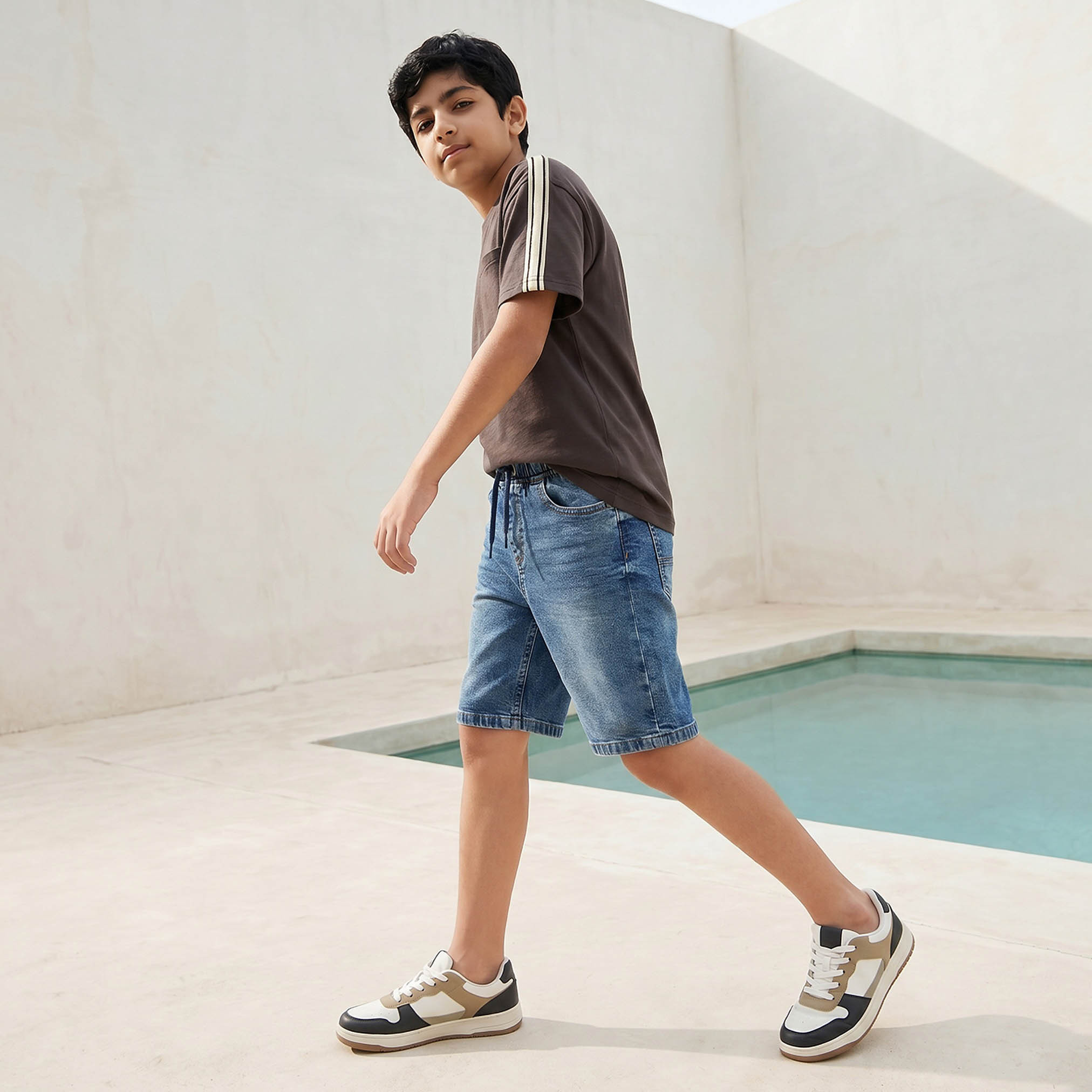 Juniors Knee Length Mid-Rise Shorts with Pockets-boys-clothing-bottoms-shorts-image-2