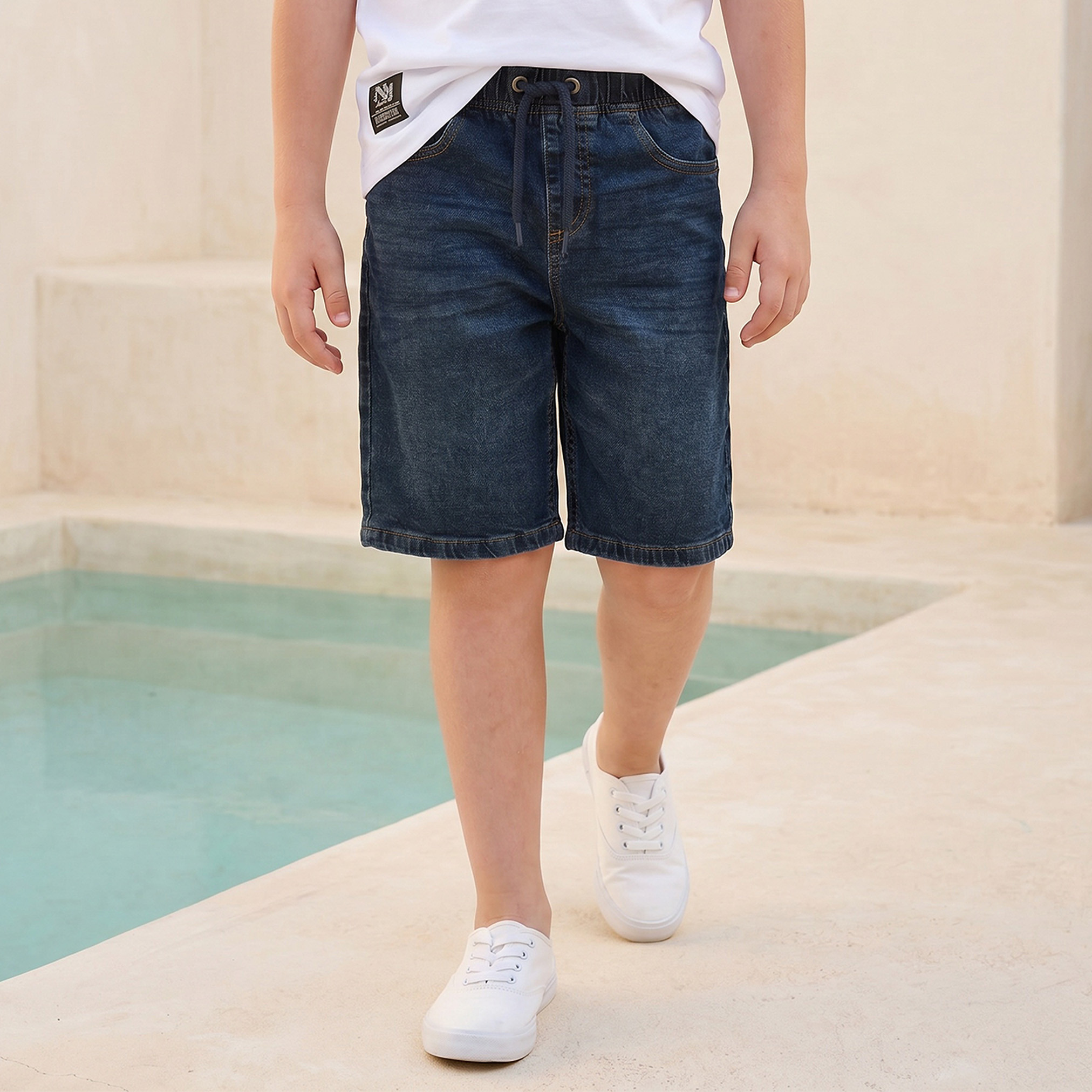 شورت دينم بطول الركبة بخصر برباط وجيوب من جونيورز-boys-clothing-bottoms-shorts-image-1