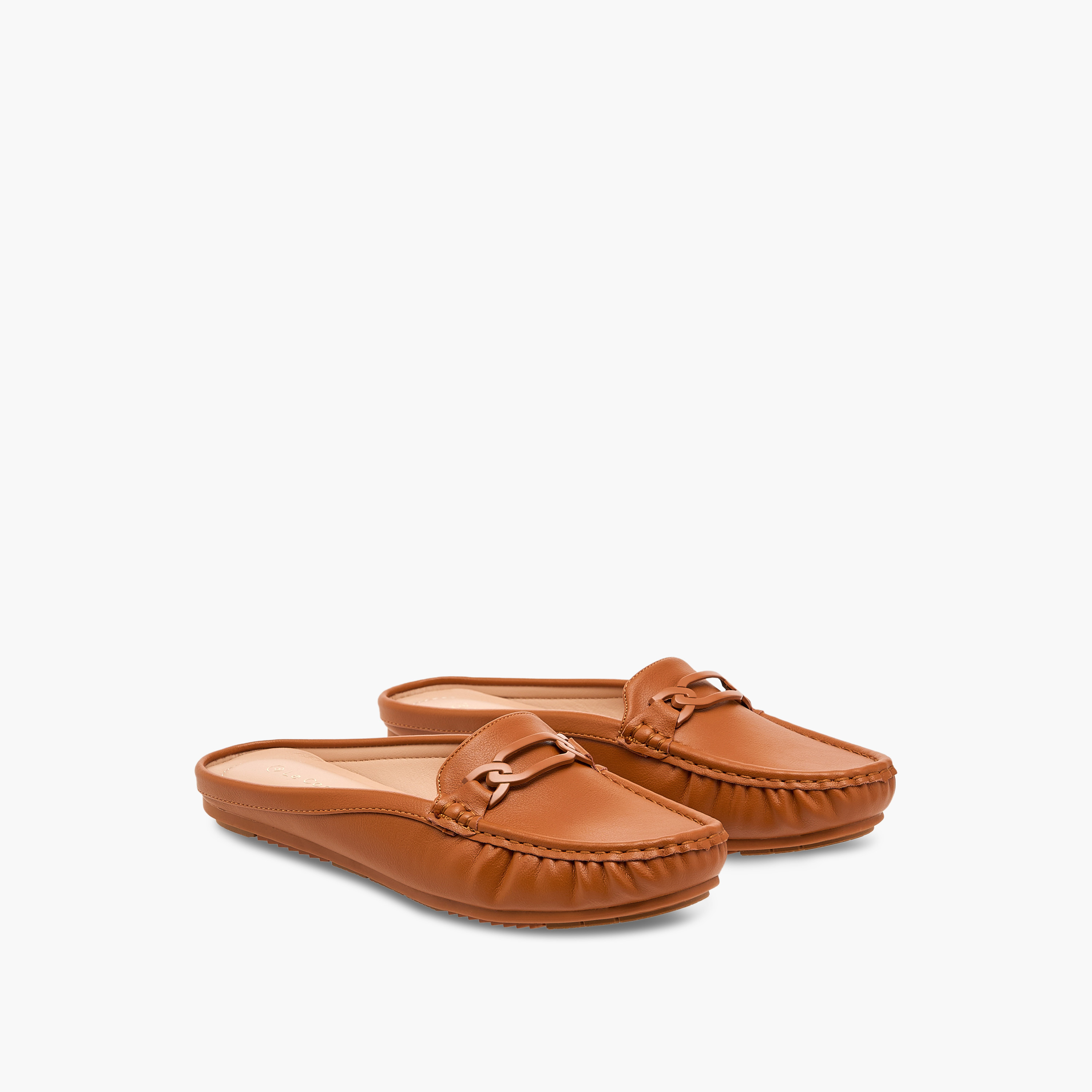 حذاء ميول مريح سهل الارتداء بزينة معدنية من لو كونفورت-women-shoes-flats-mules-image-1