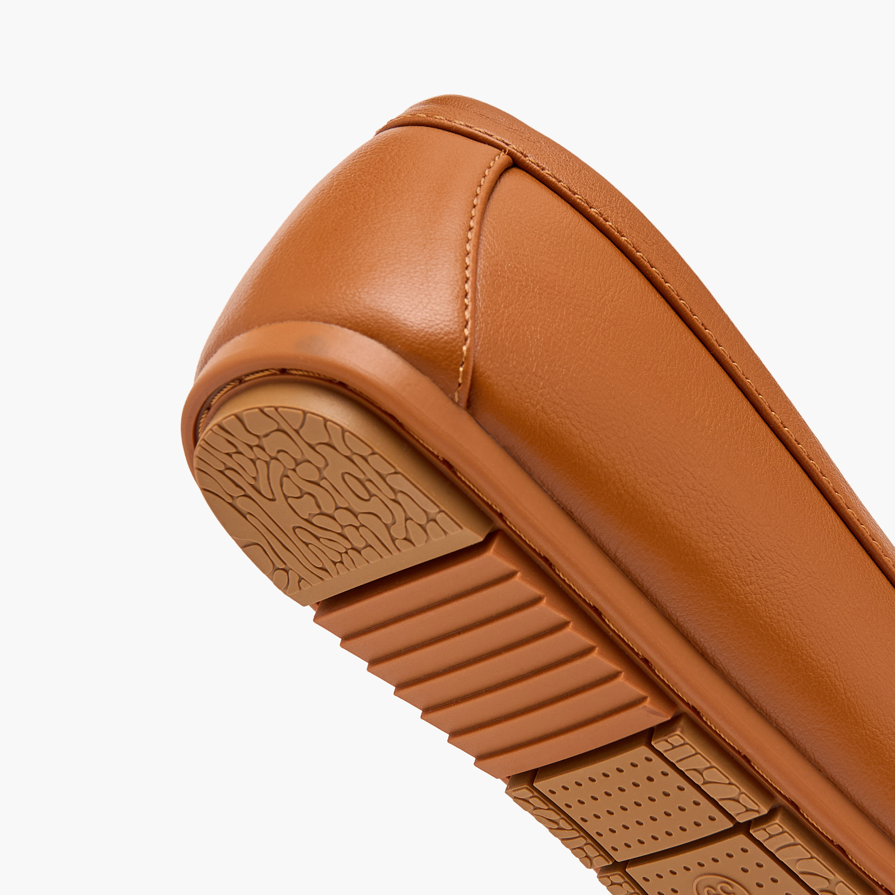 حذاء سهل الارتداء مريح بزينة معدنية من لو كونفورت-women-shoes-loafersandmoccasins-image-5