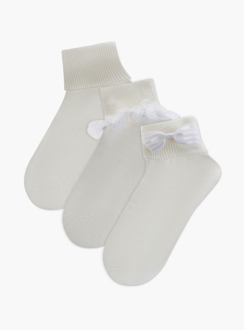 جوارب بتفاصيل فيونكة من فلورا بيلا - طقم من 3 أزواج-girls-accessories-socks-image-1