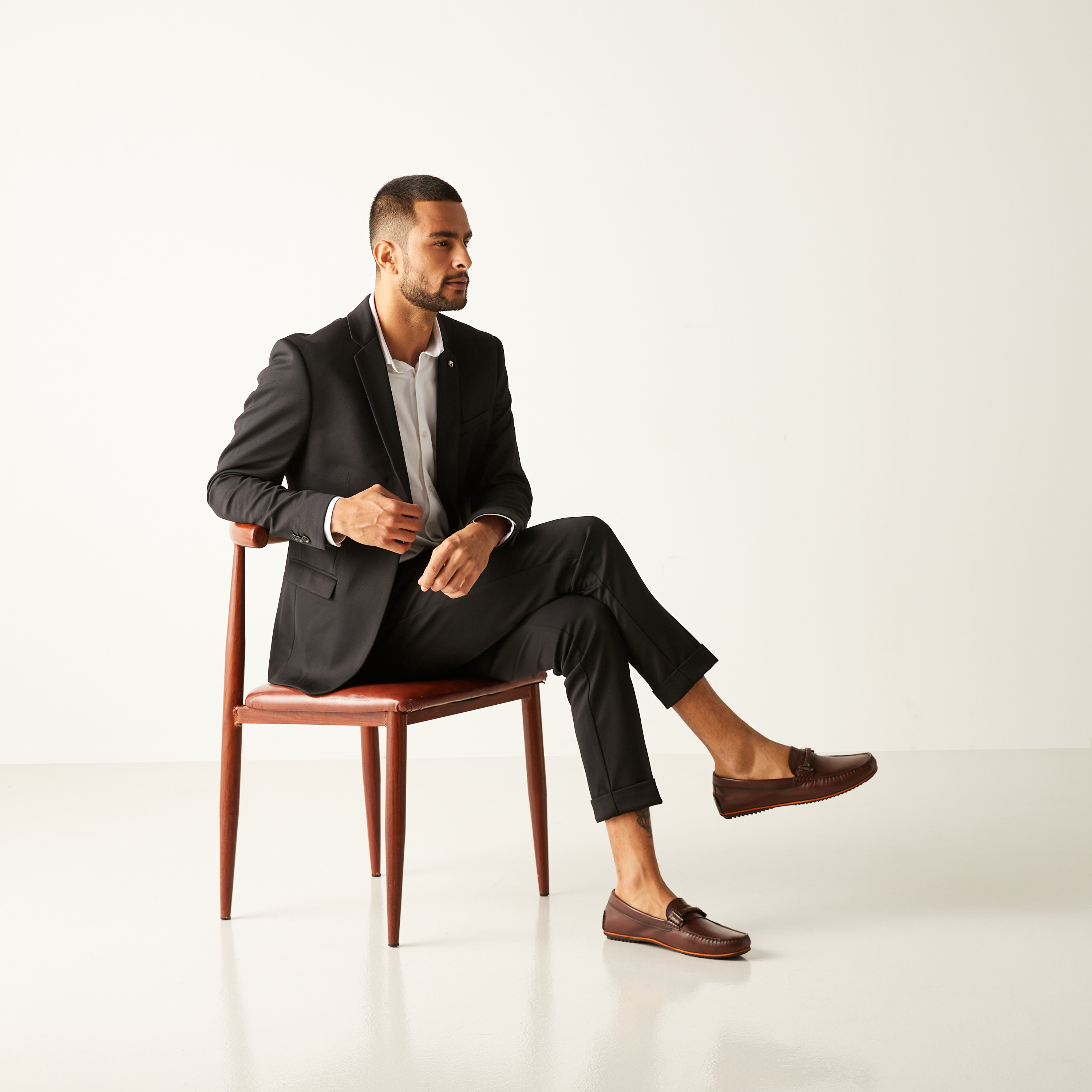 حذاء موكاسين بزينة معدنية للرجال من دوتشيني-men-shoes-loafersandmoccasins-image-5