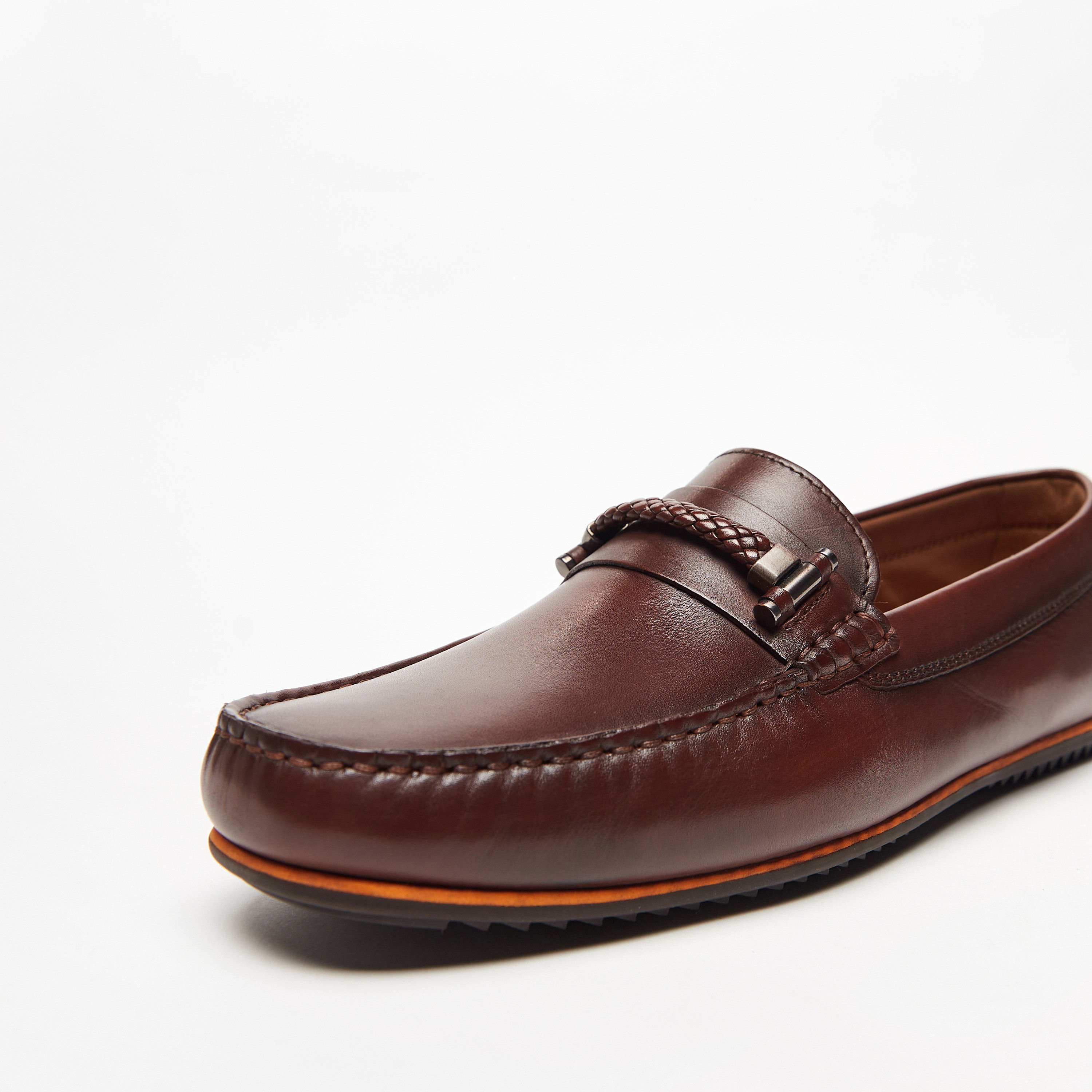حذاء موكاسين بزينة معدنية للرجال من دوتشيني-men-shoes-loafersandmoccasins-image-6