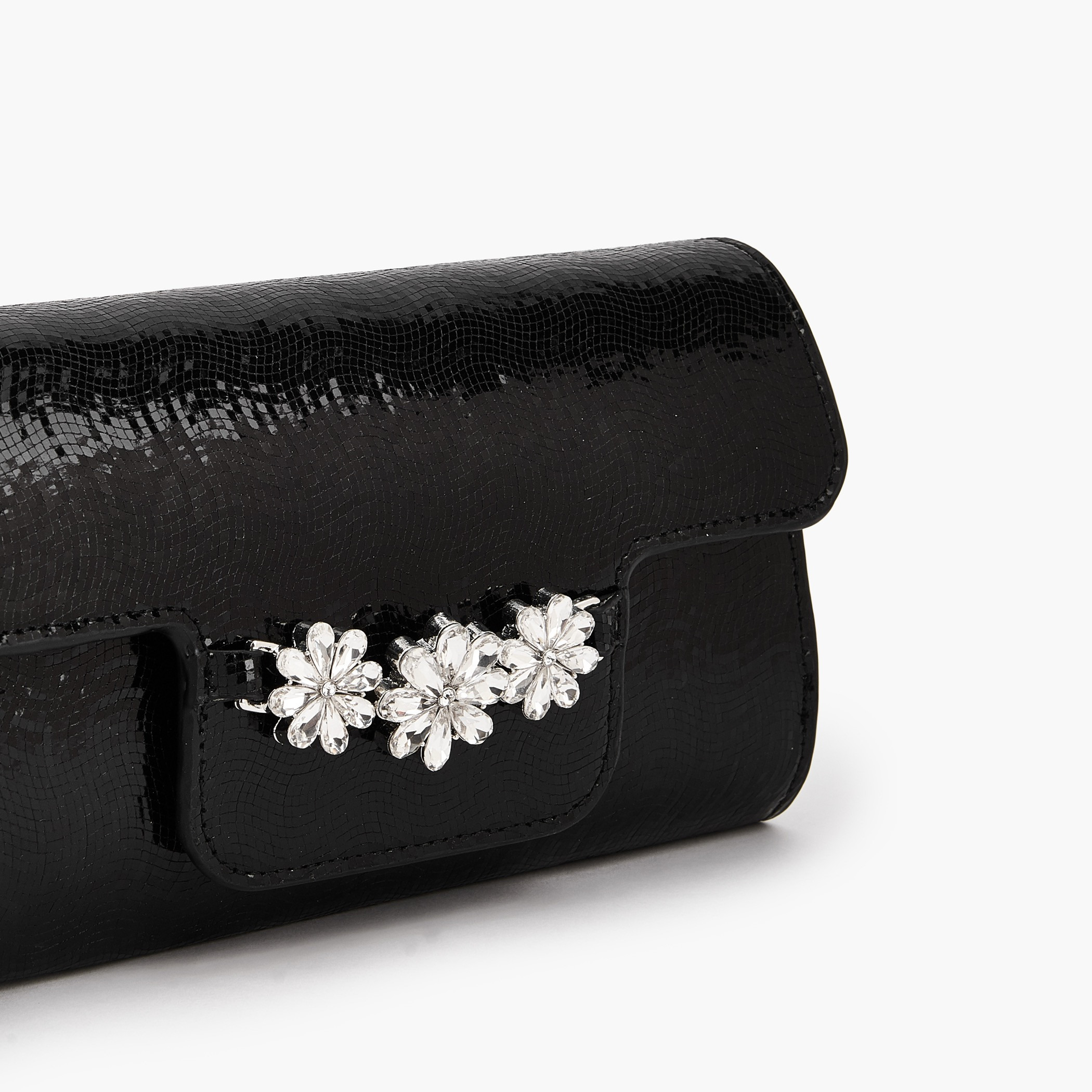 شنطة كلاتش مزيّنة مع حزام سلسلة من فلورا بيلا-women-bagsandwallets-handbags-image-4