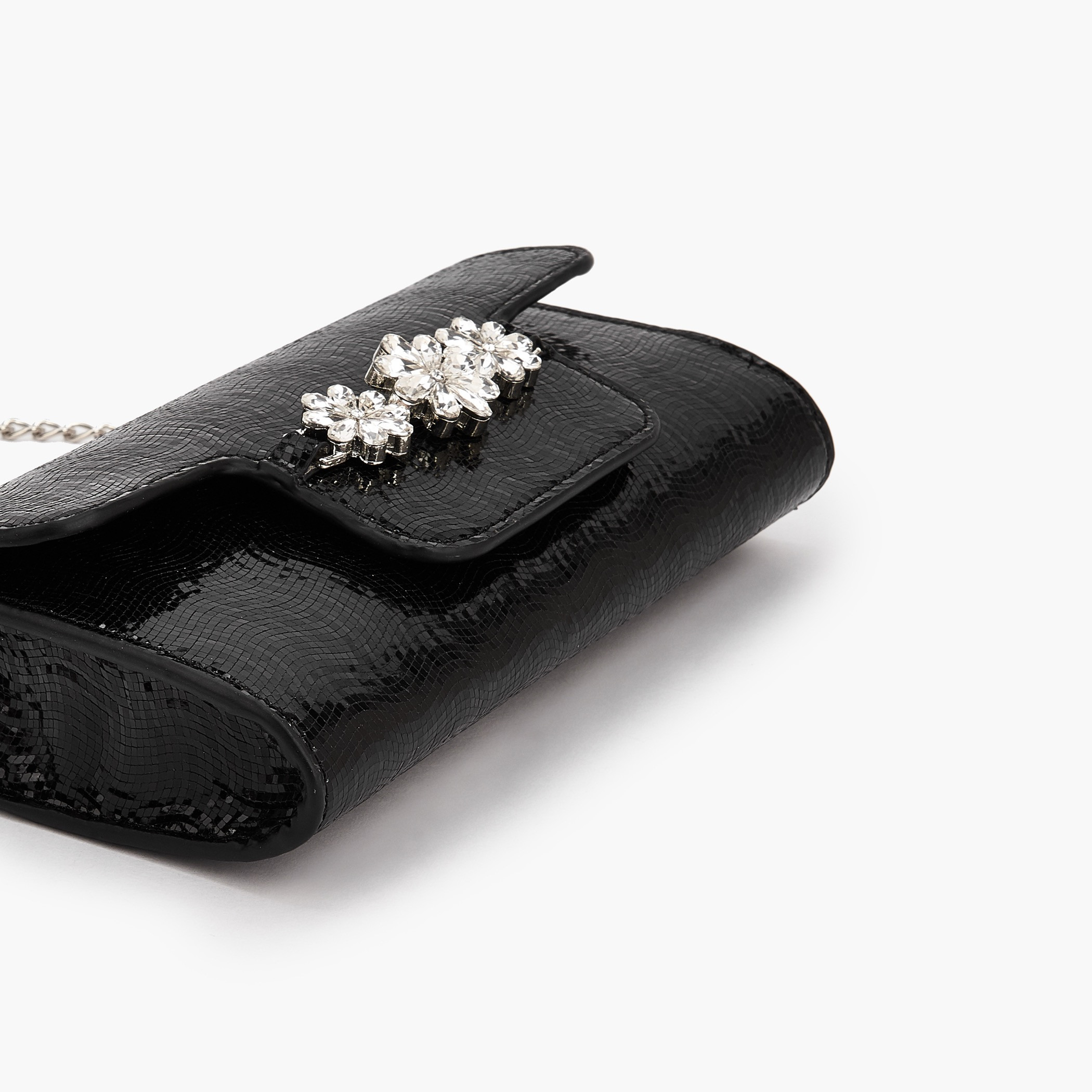 شنطة كلاتش مزيّنة مع حزام سلسلة من فلورا بيلا-women-bagsandwallets-handbags-image-6