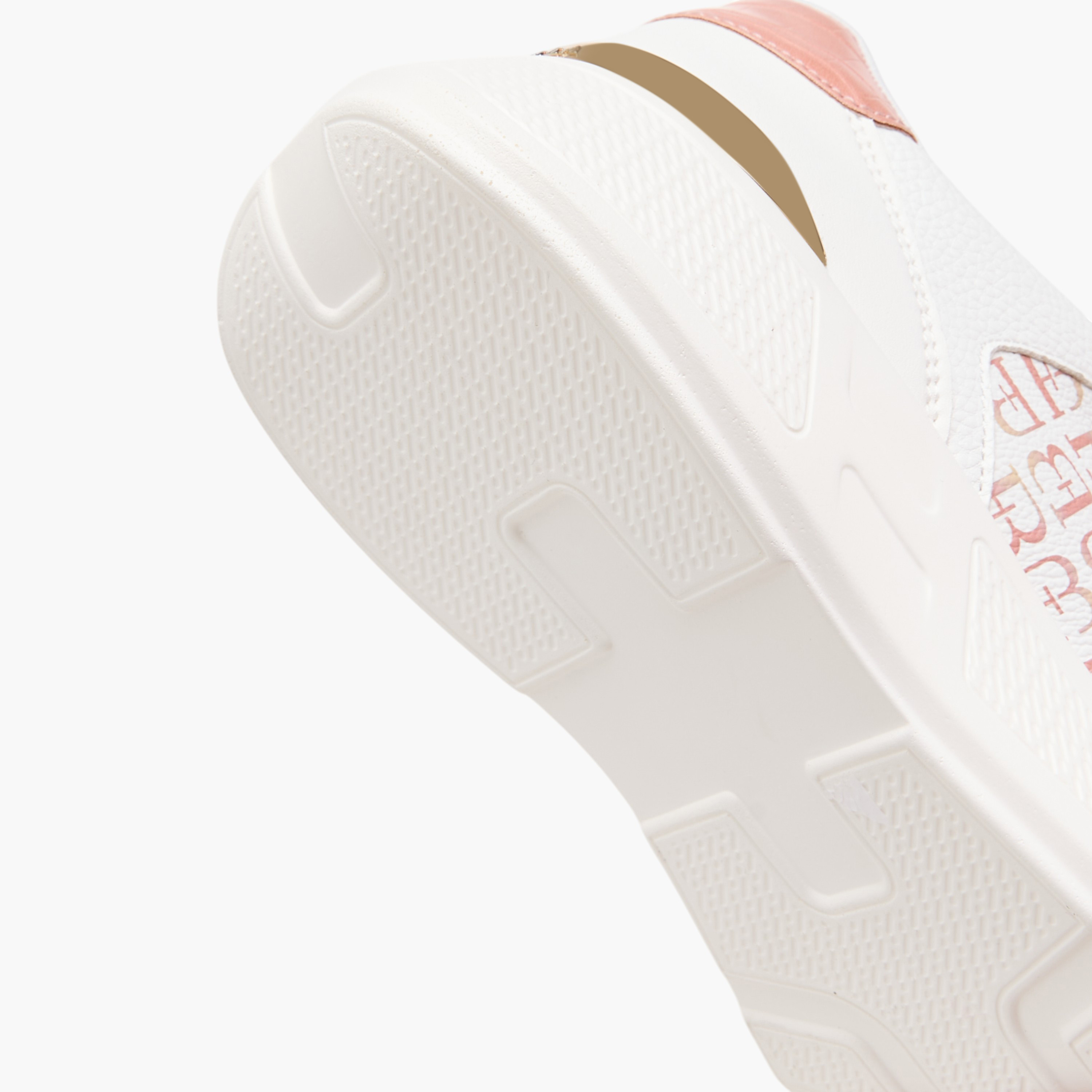 حذاء سنيكرز برباط إغلاق وطبعات مونوجرام من فلورا بيلا-women-shoes-sneakers-image-5