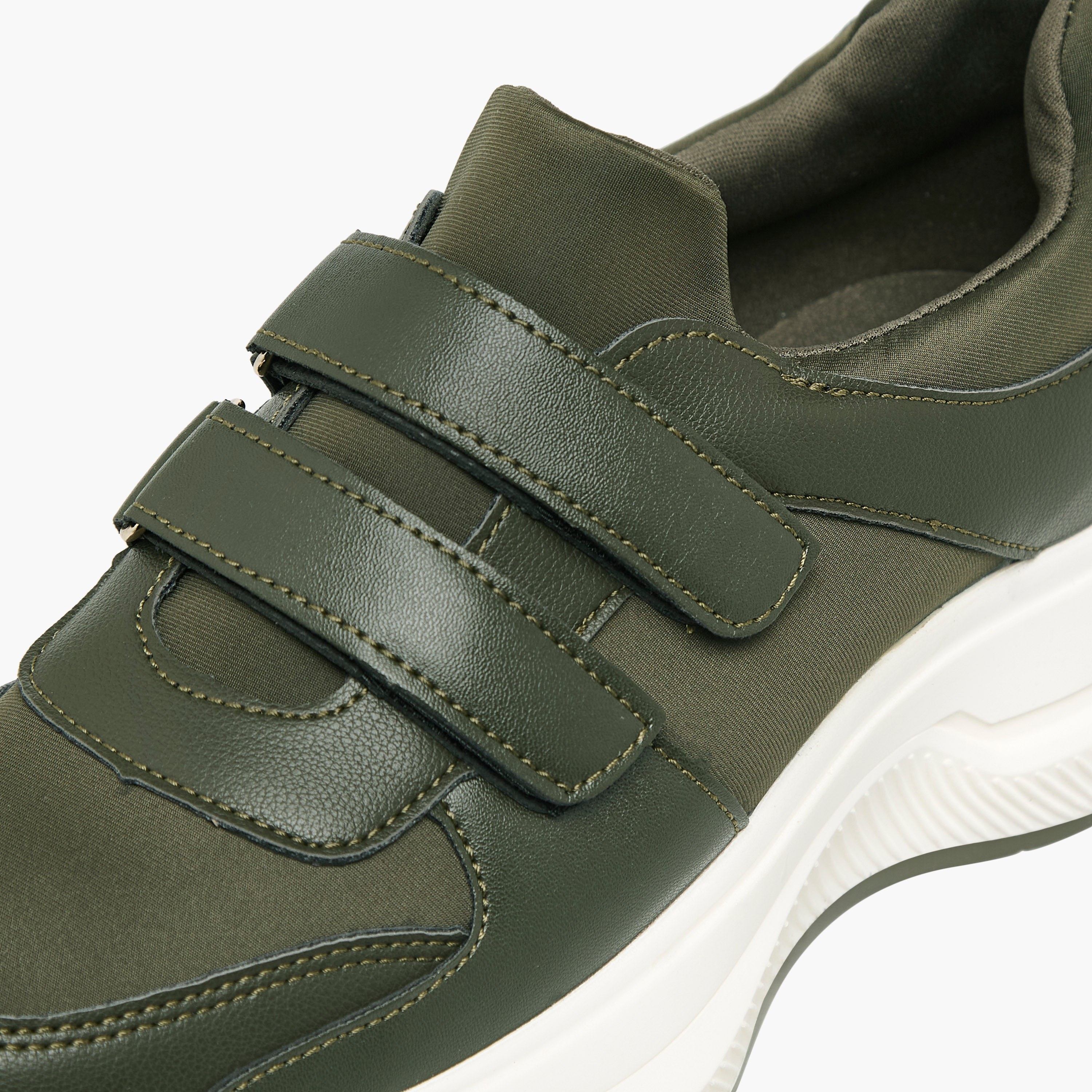 حذاء سنيكرز بشريط إغلاق لاصق للنساء من فلورا بيلا-women-shoes-sneakers-image-4