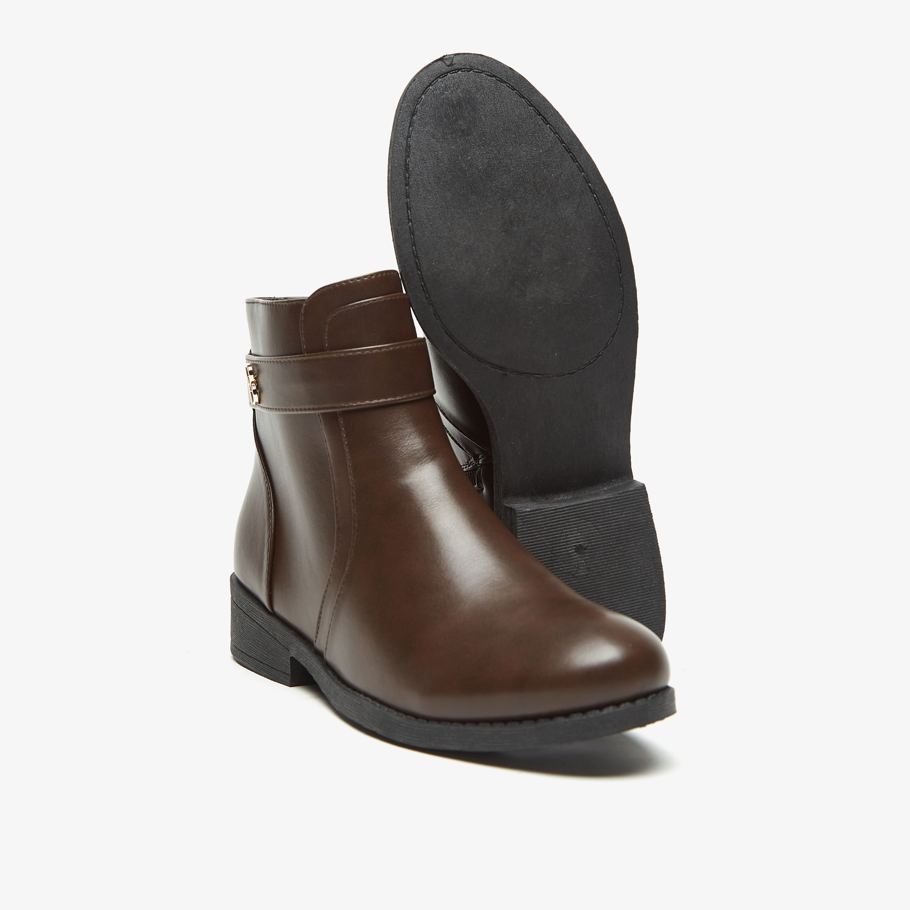 بوت سادة بطول الكاحل وسحاب إغلاق من فلورا بيلا-women-shoes-boots-image-1