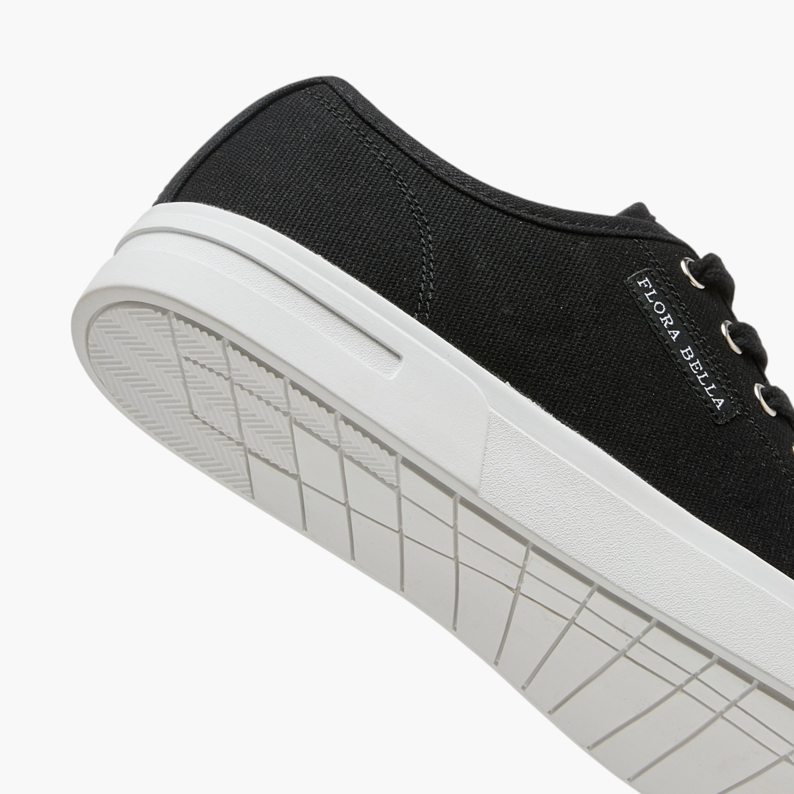 حذاء سنيكرز برباط إغلاق وتفاصيل شعار من فلورا بيلا-women-shoes-sneakers-image-5